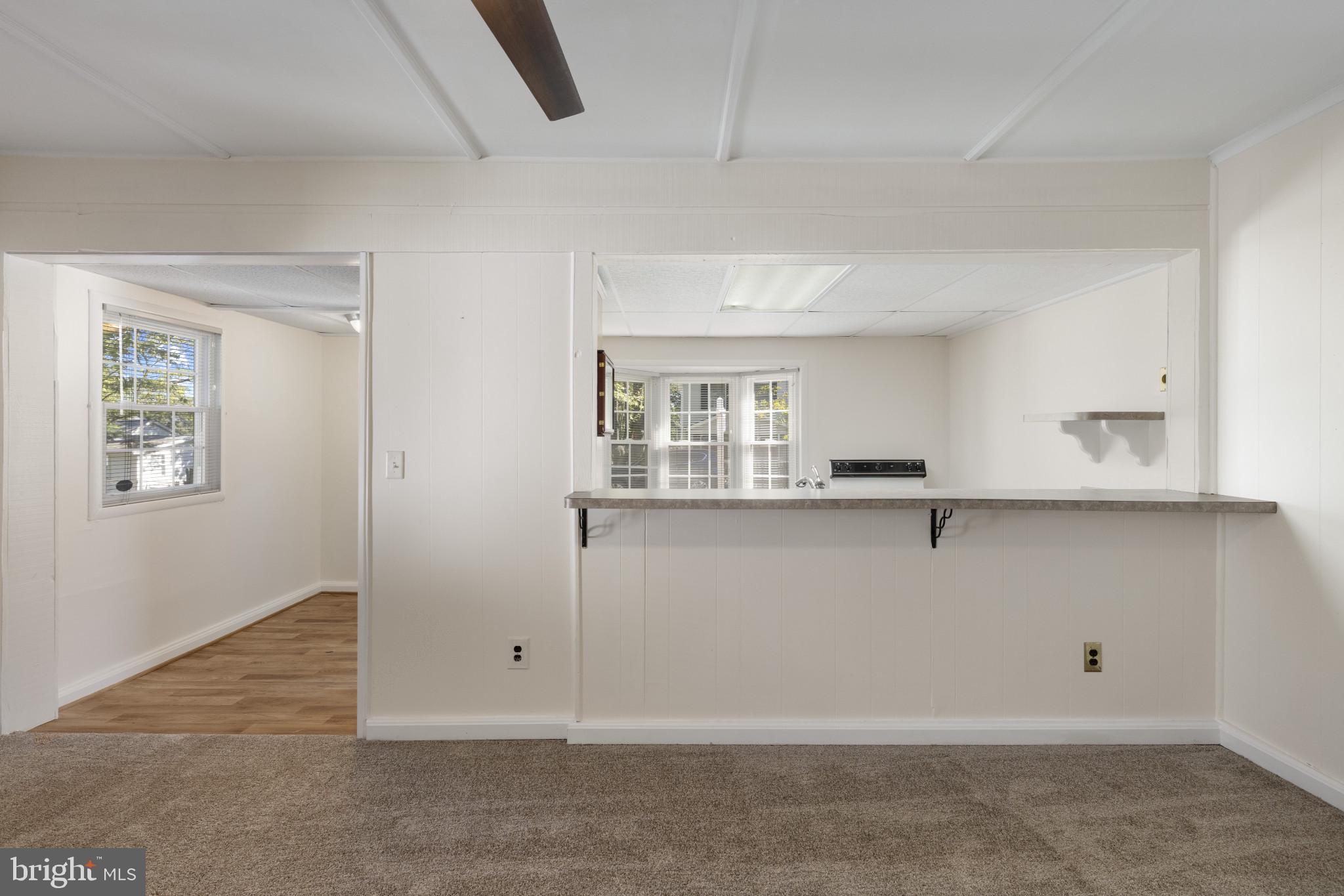 WOODLAND BEACH - Residential