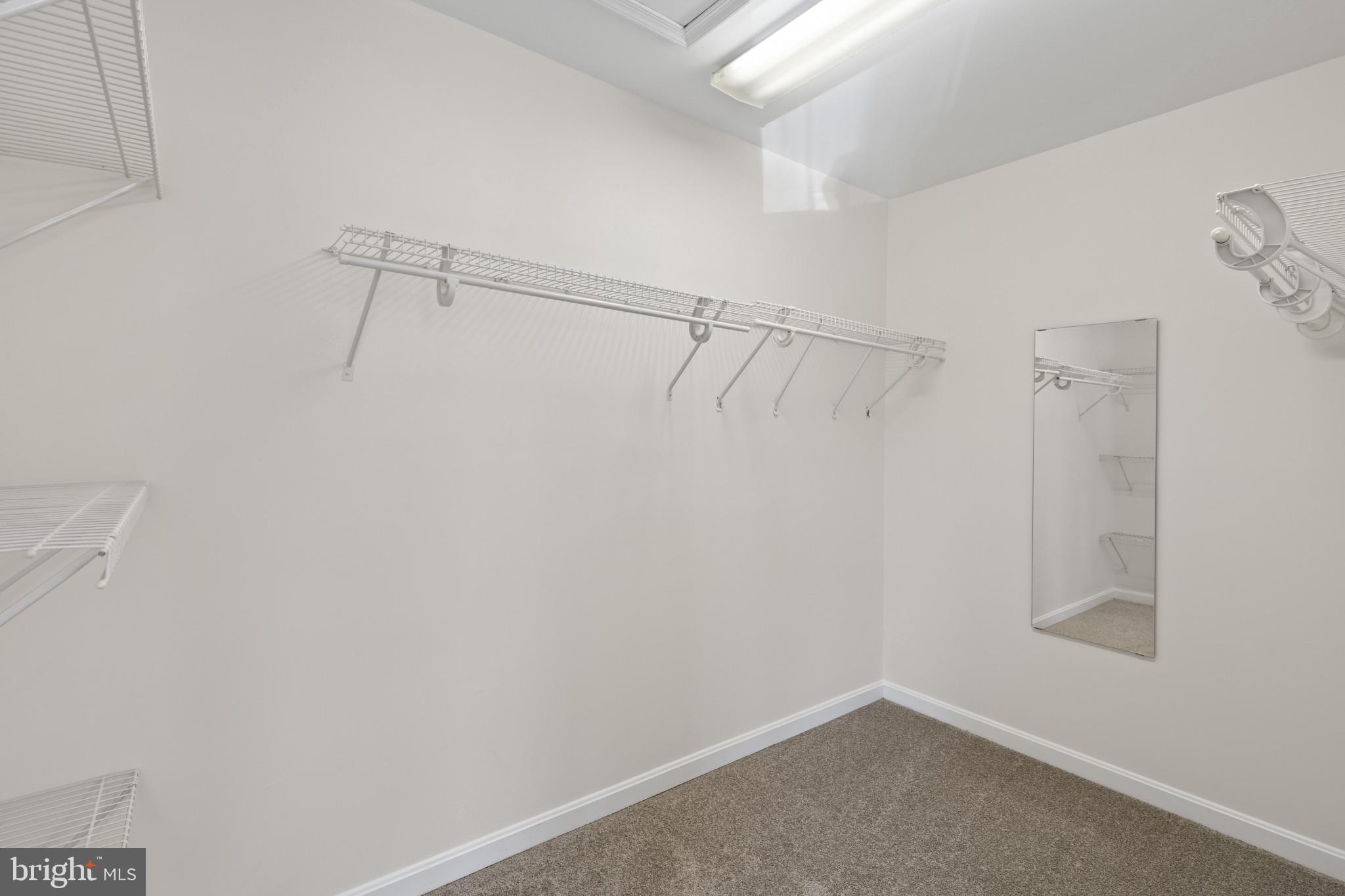 WOODLAND BEACH - Residential