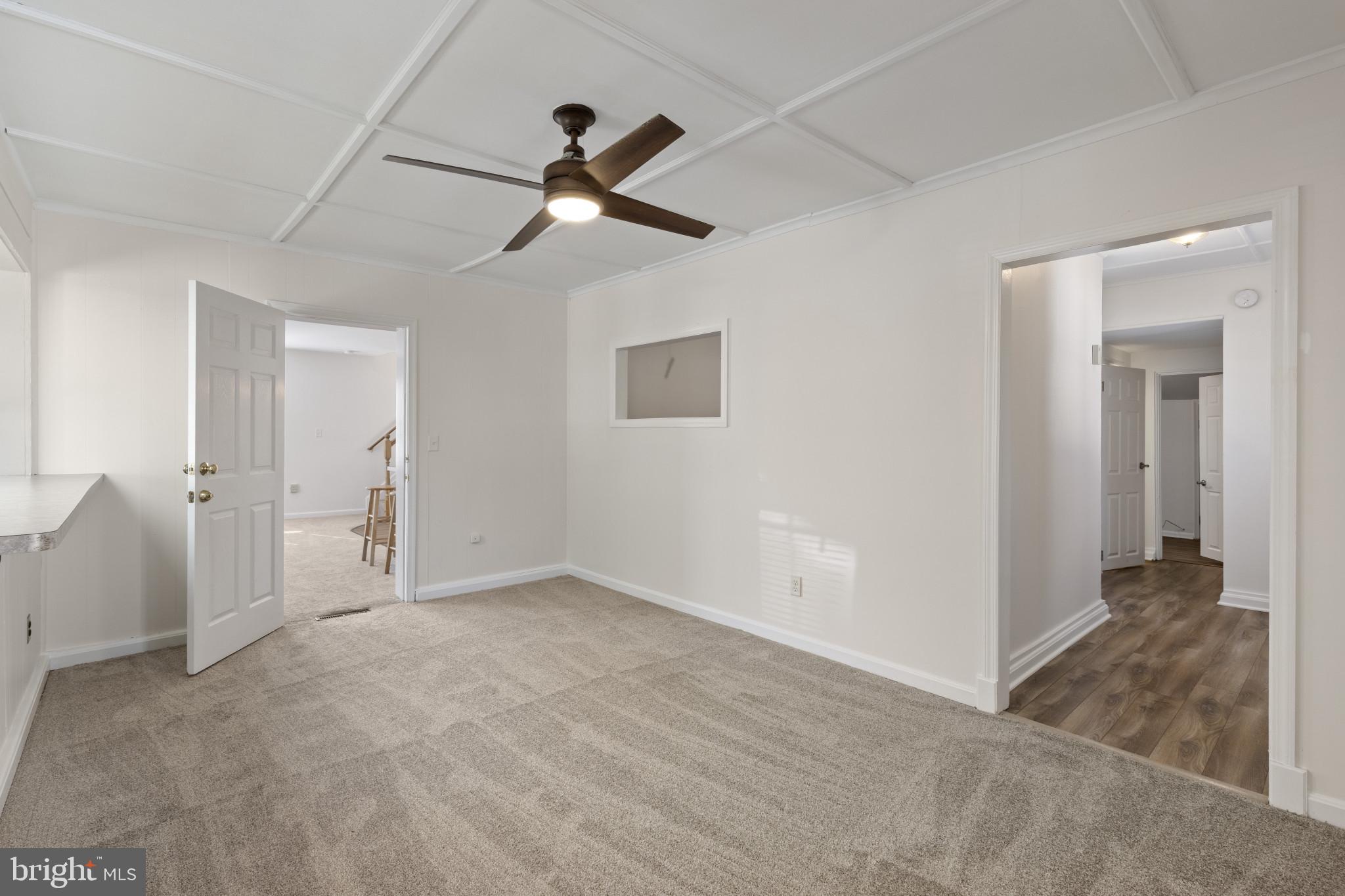 WOODLAND BEACH - Residential