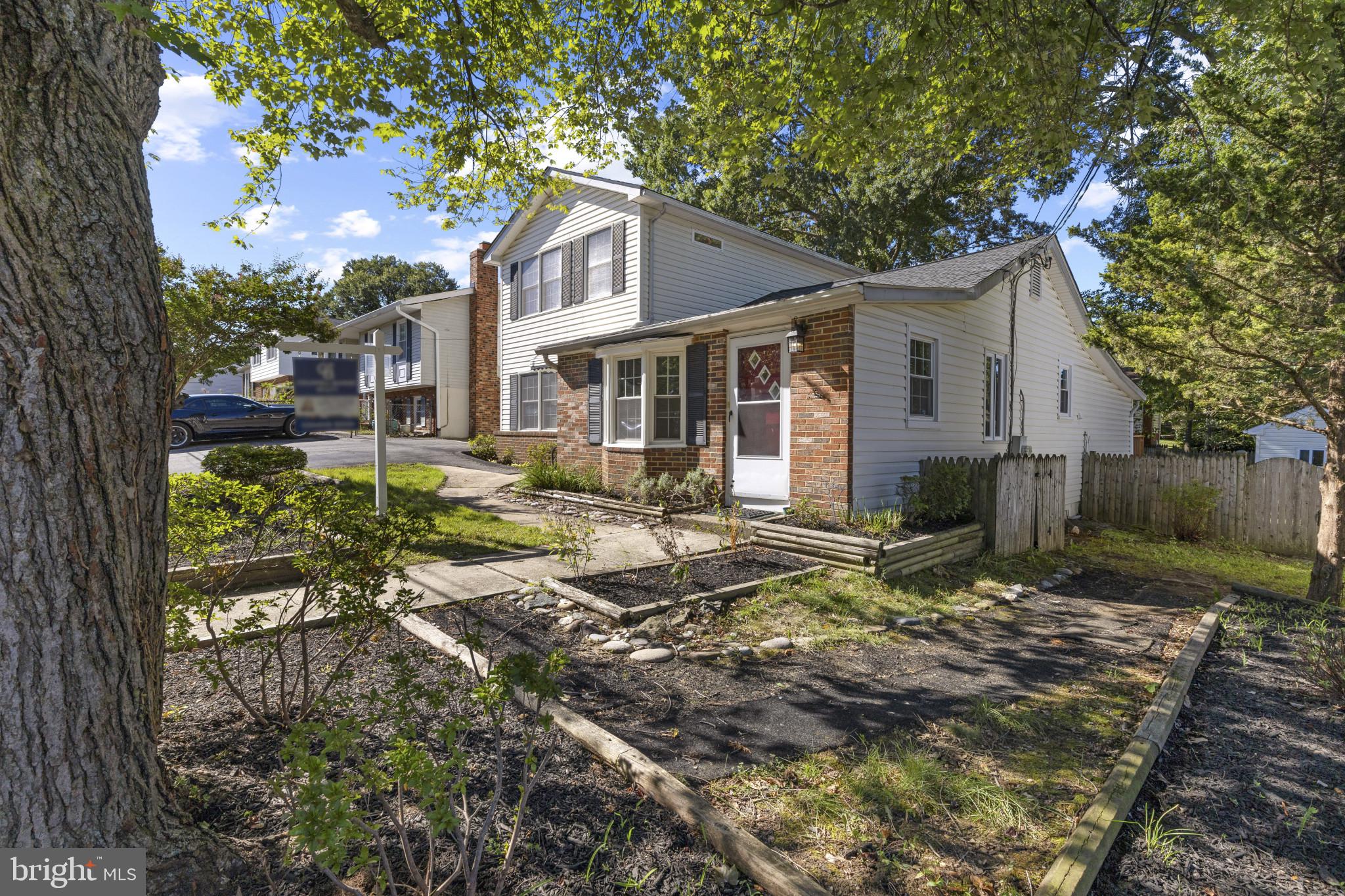 WOODLAND BEACH - Residential