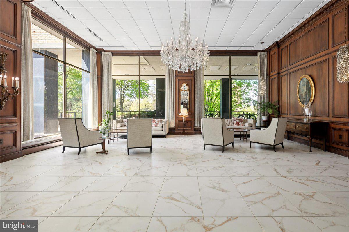 WASHINGTONIAN TOWER - Residential