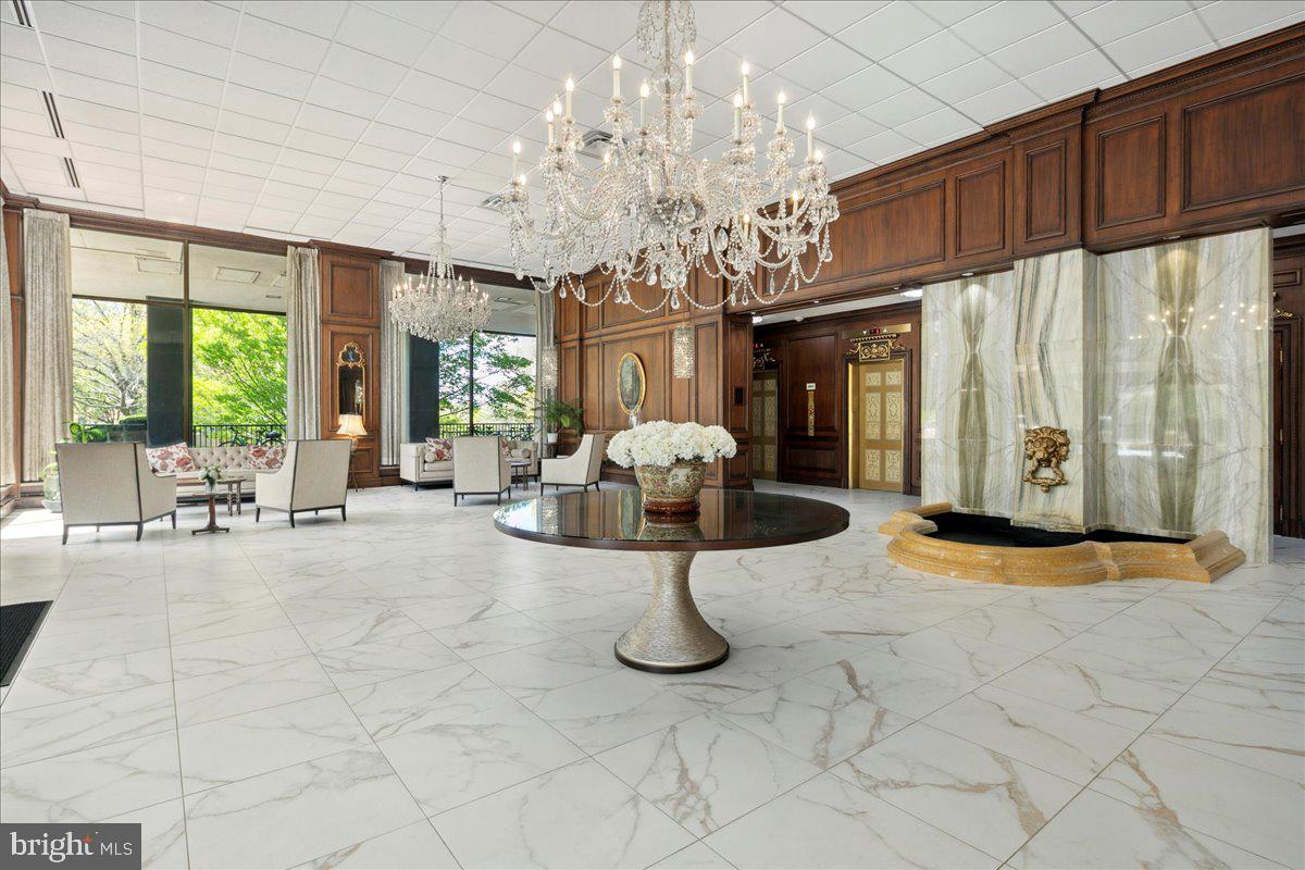 WASHINGTONIAN TOWER - Residential