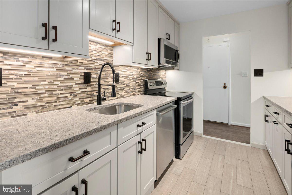 WASHINGTONIAN TOWER - Residential