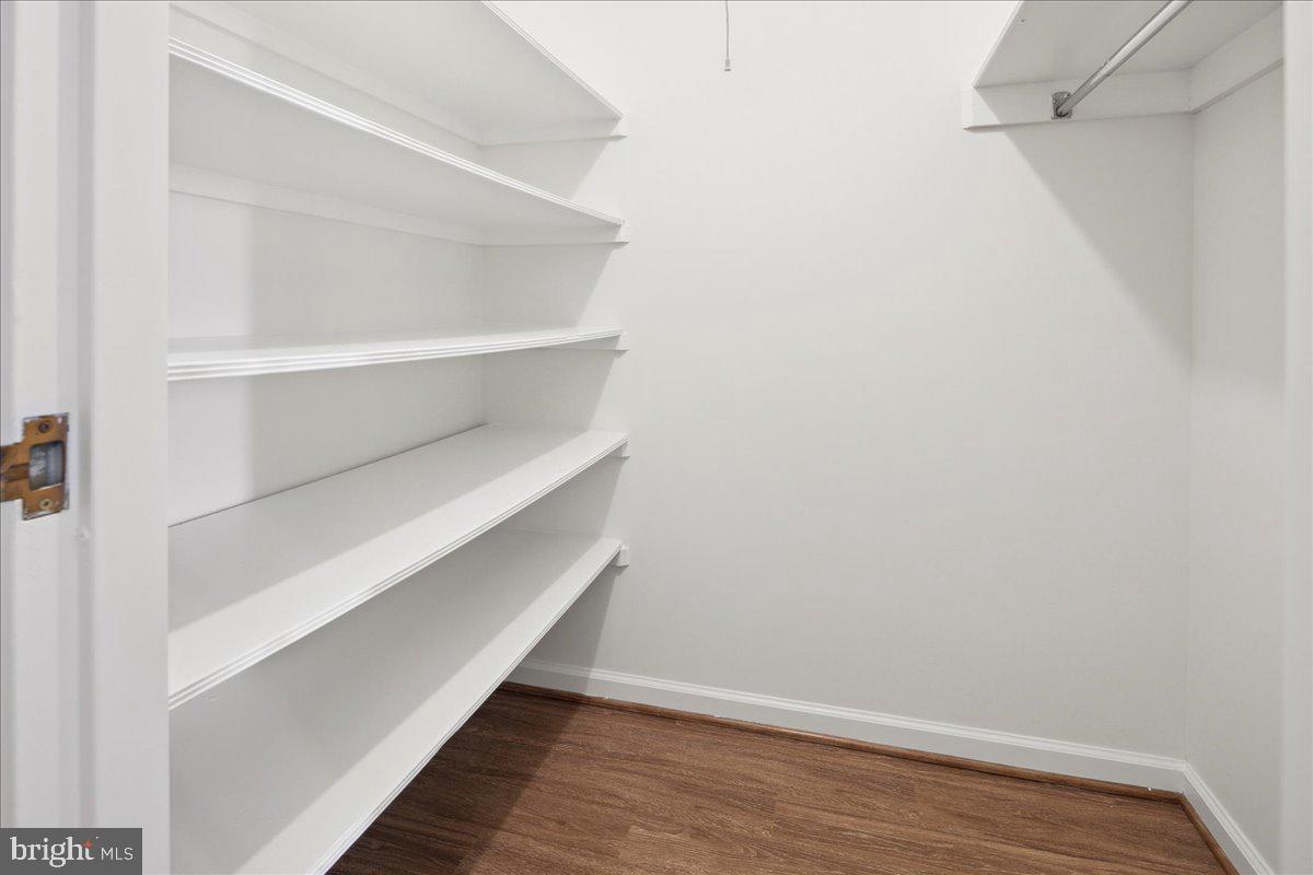 WASHINGTONIAN TOWER - Residential