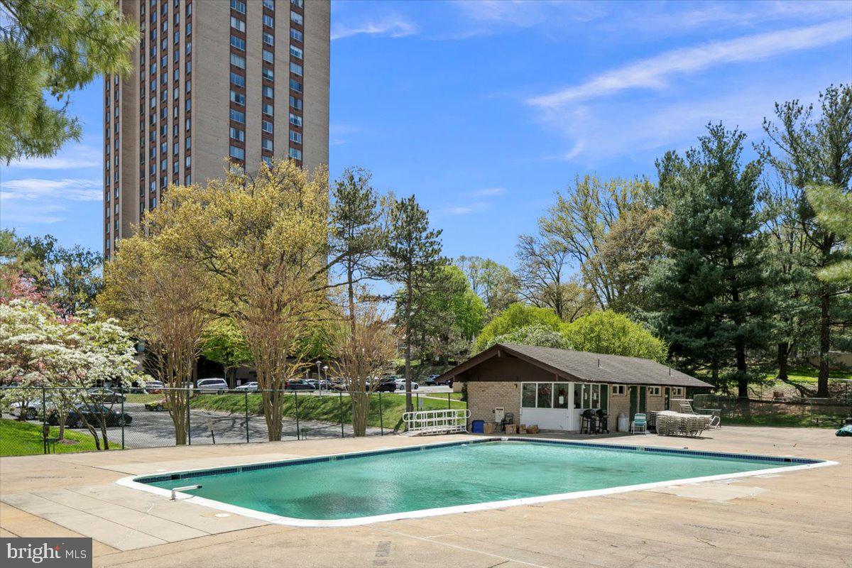 WASHINGTONIAN TOWER - Residential