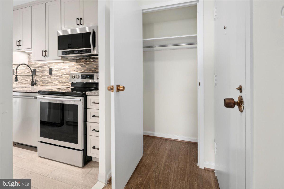 WASHINGTONIAN TOWER - Residential