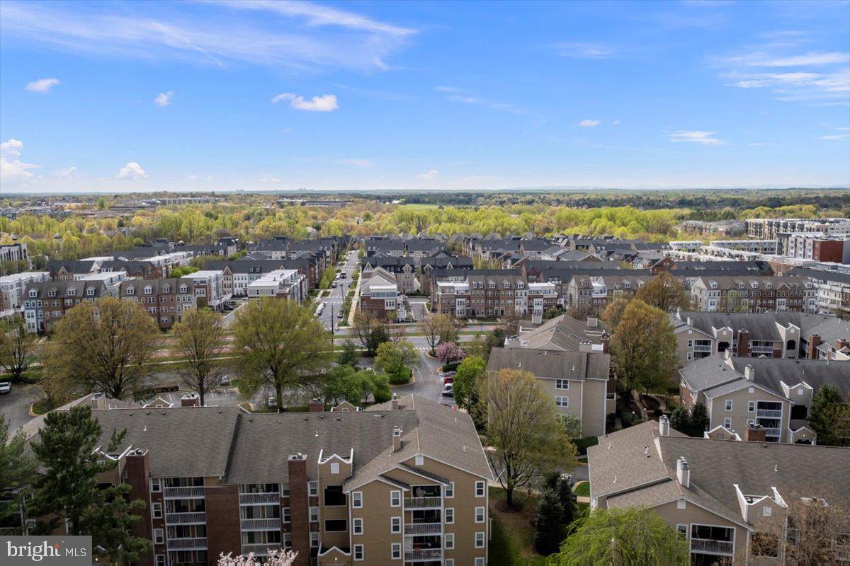 WASHINGTONIAN TOWER - Residential