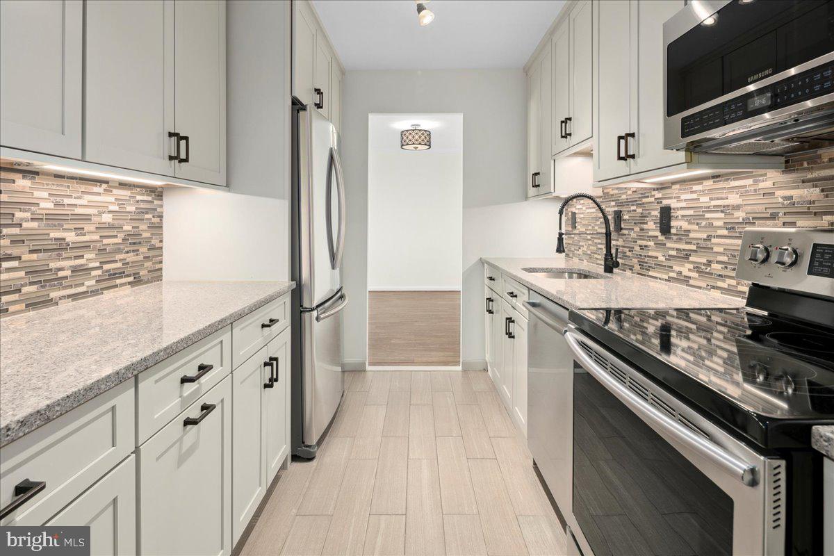 WASHINGTONIAN TOWER - Residential