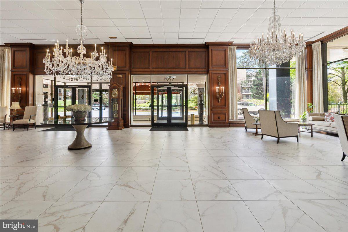 WASHINGTONIAN TOWER - Residential