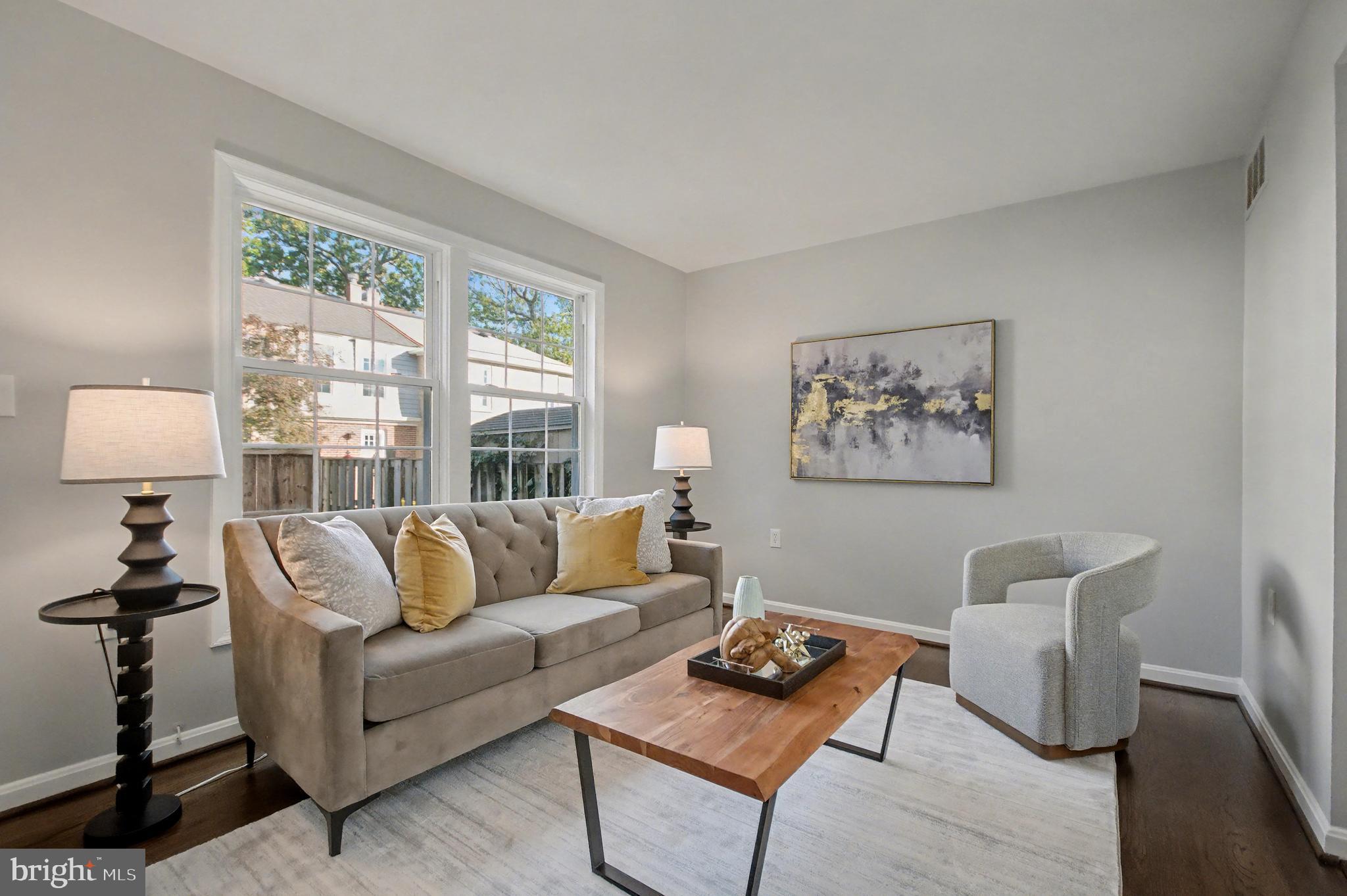 GEORGETOWN HOUSES - Residential