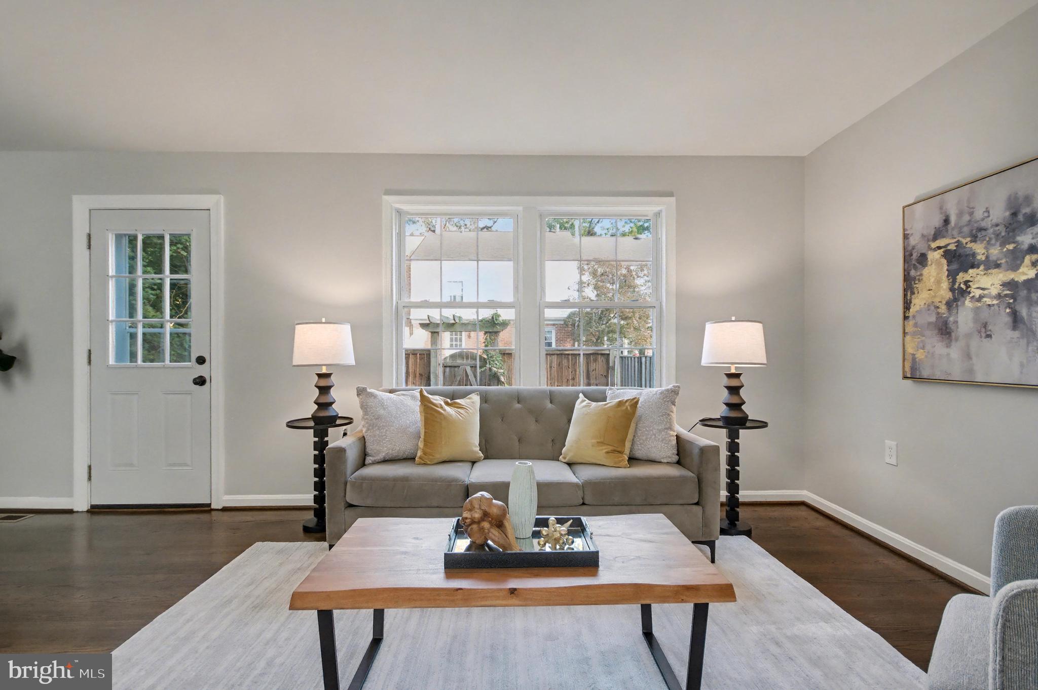 GEORGETOWN HOUSES - Residential