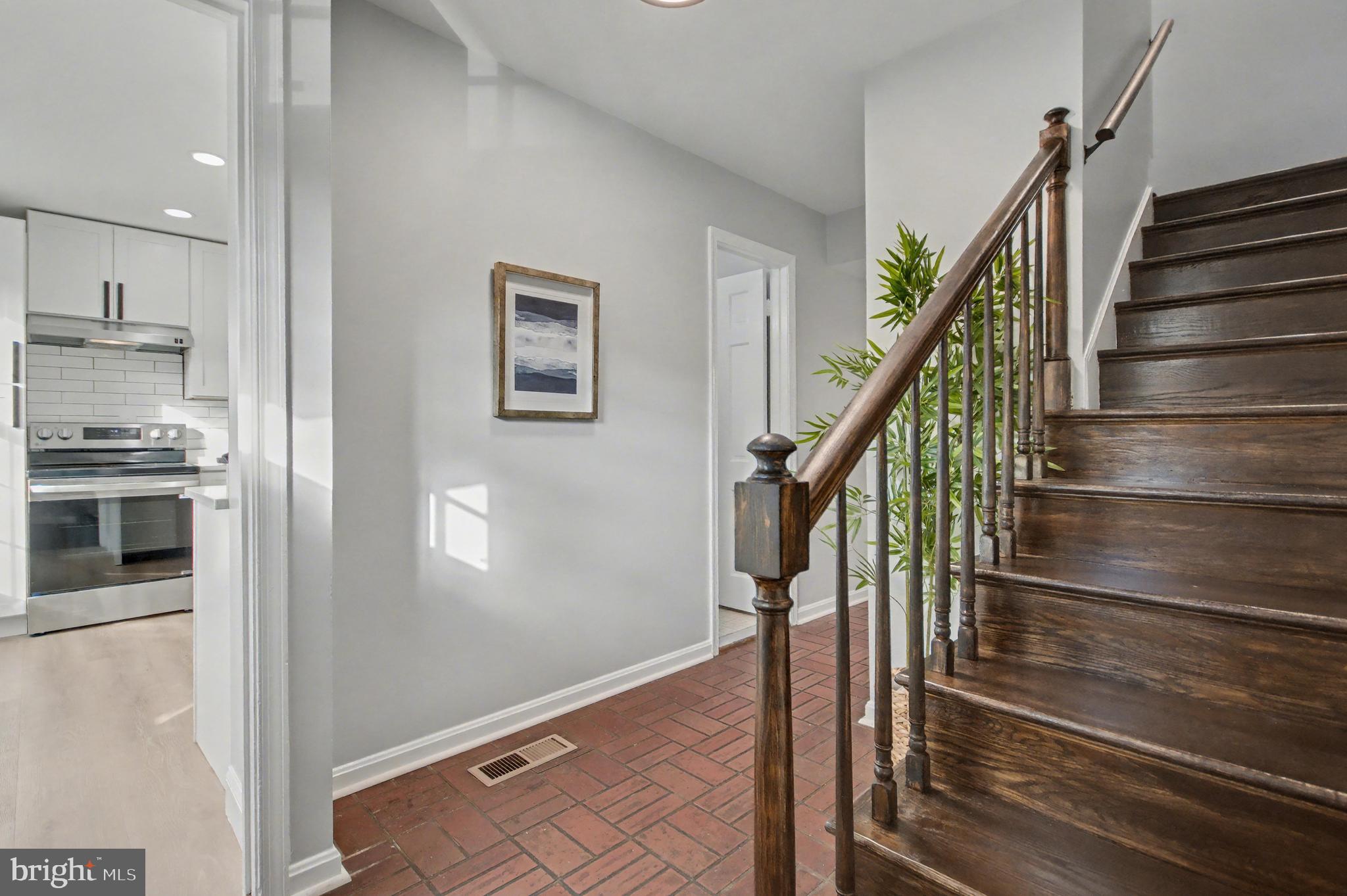 GEORGETOWN HOUSES - Residential