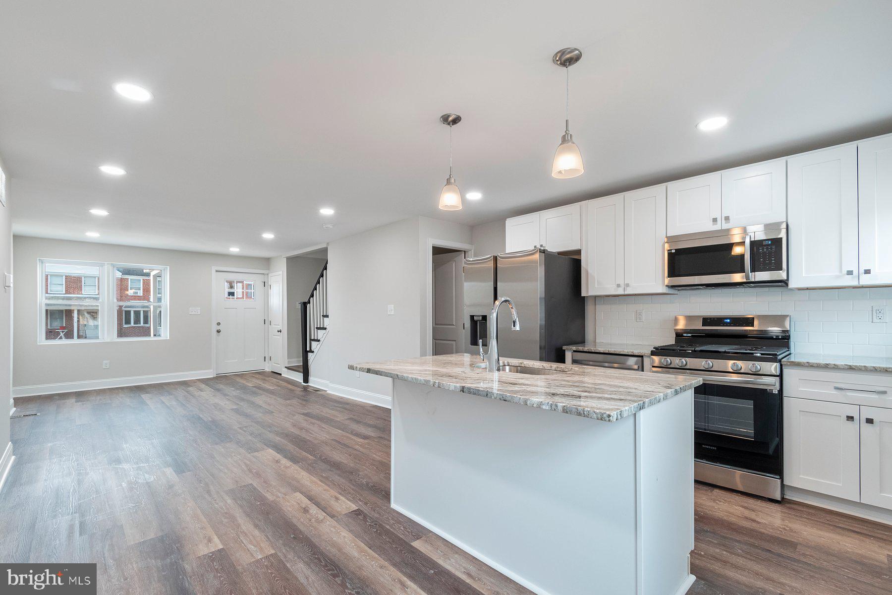 BEVERLY HILLS - Residential