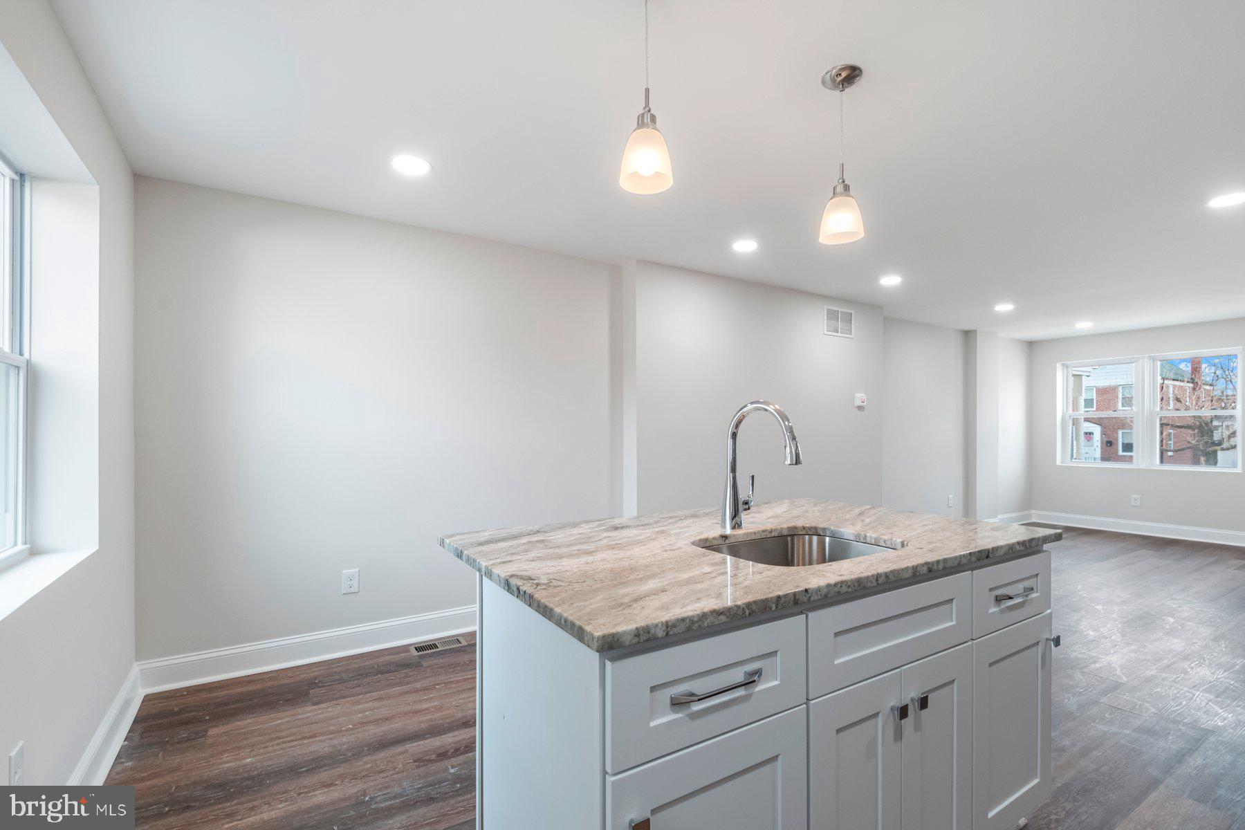 BEVERLY HILLS - Residential