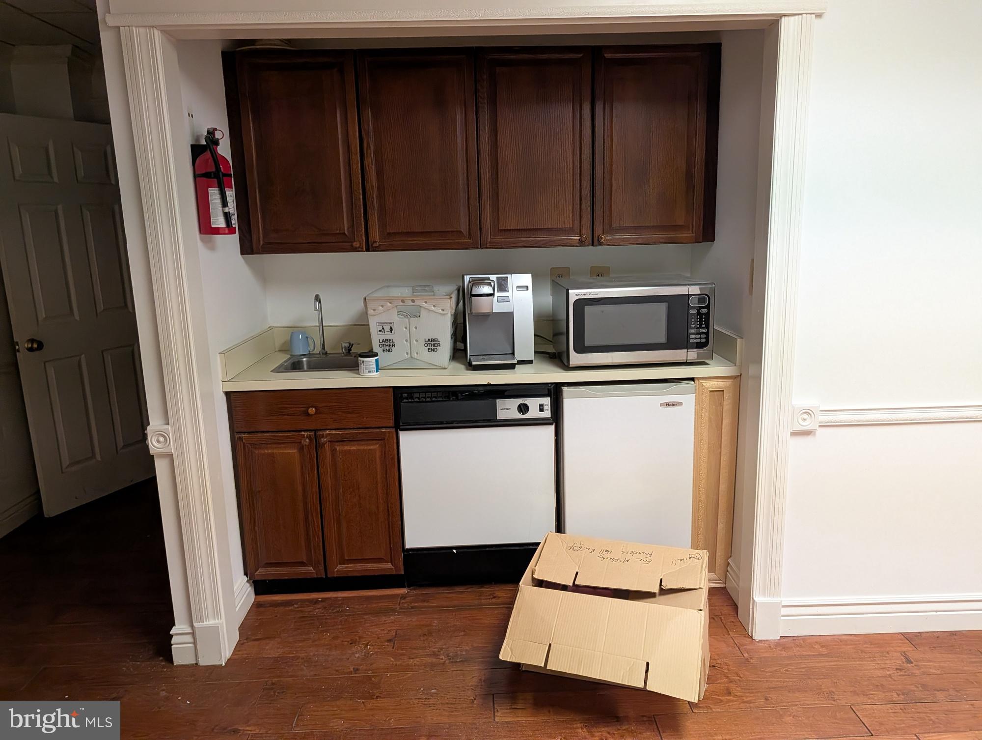 4153 CHAIN BRIDGE ROAD