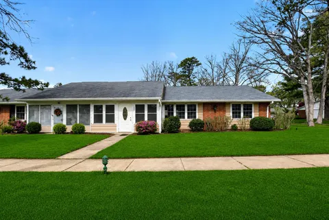 692B Plymouth Drive, Lakewood, NJ 08701 - MLS#: NJOC2042046