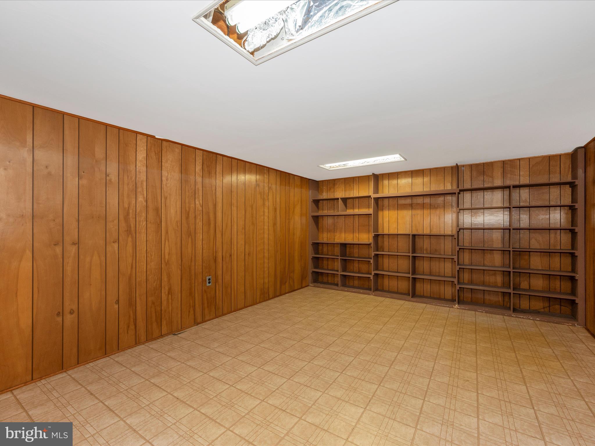 ROCK CREEK MANOR - Residential