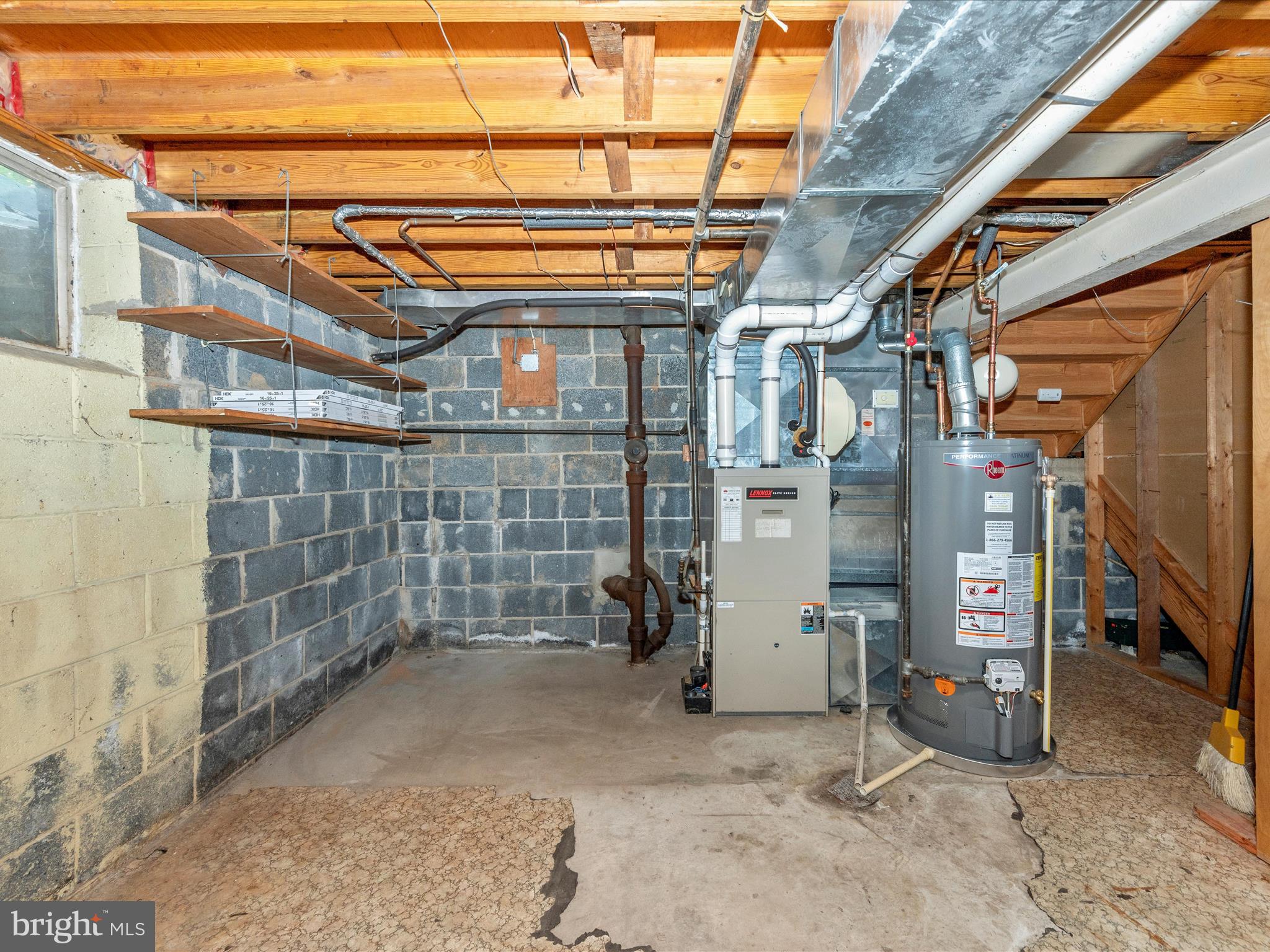 ROCK CREEK MANOR - Residential