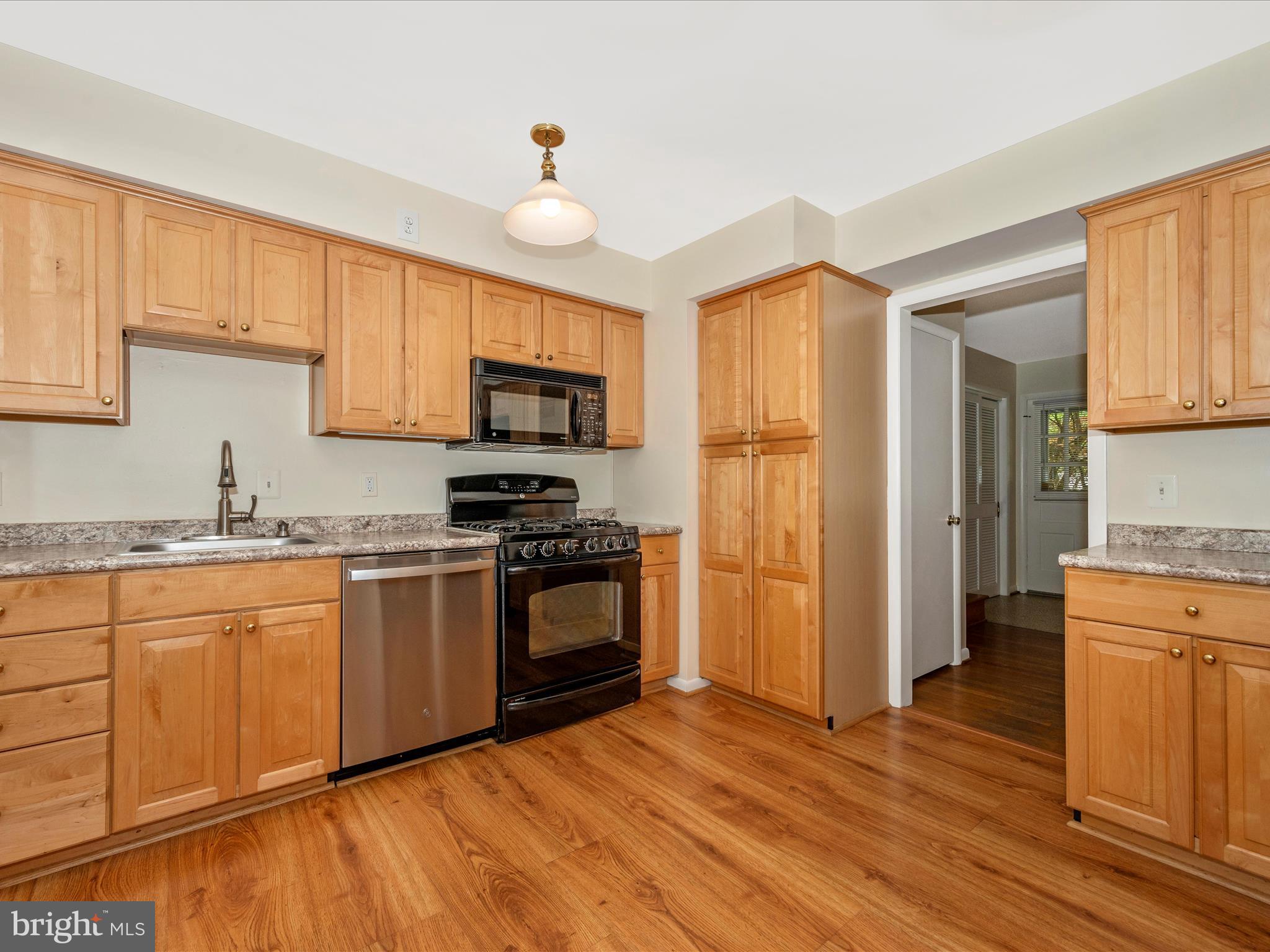 ROCK CREEK MANOR - Residential