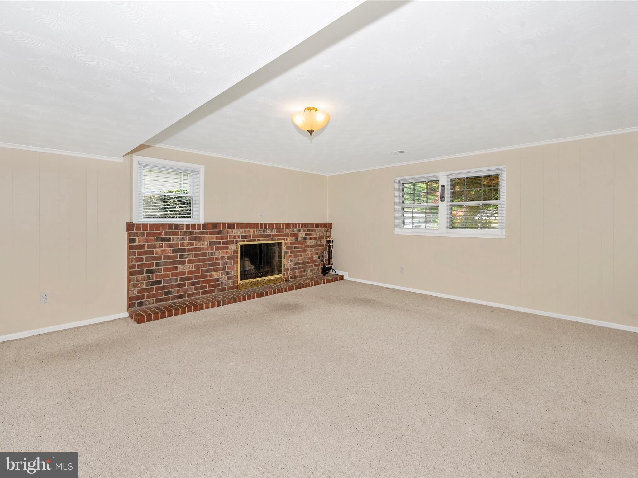 ROCK CREEK MANOR - Residential