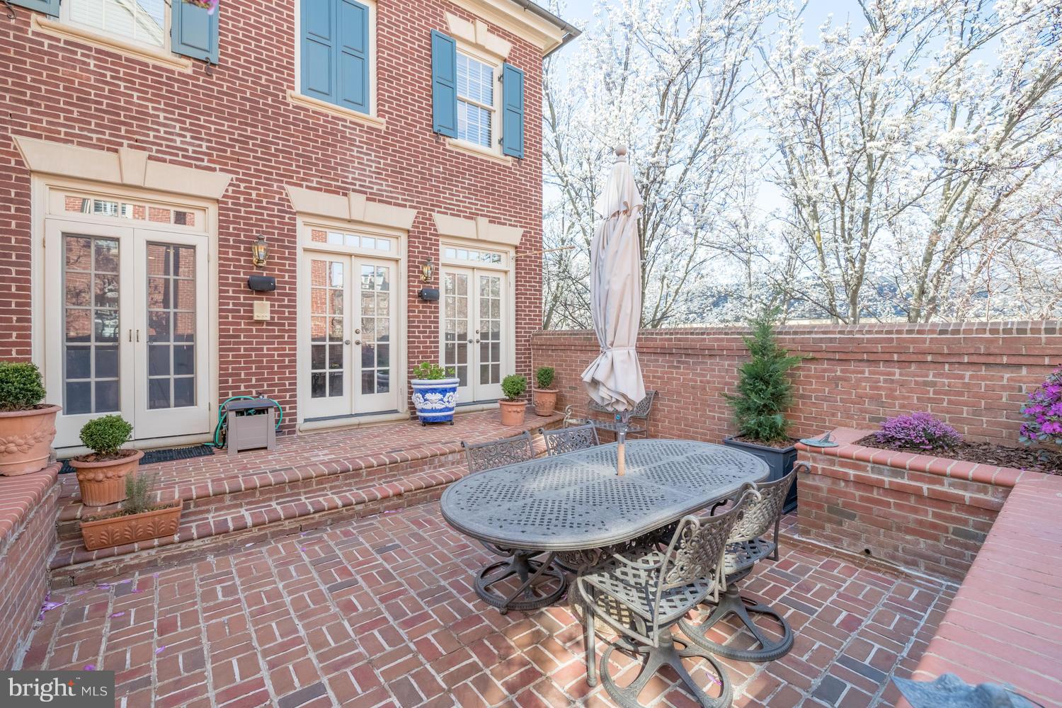 HARBORSIDE - Residential