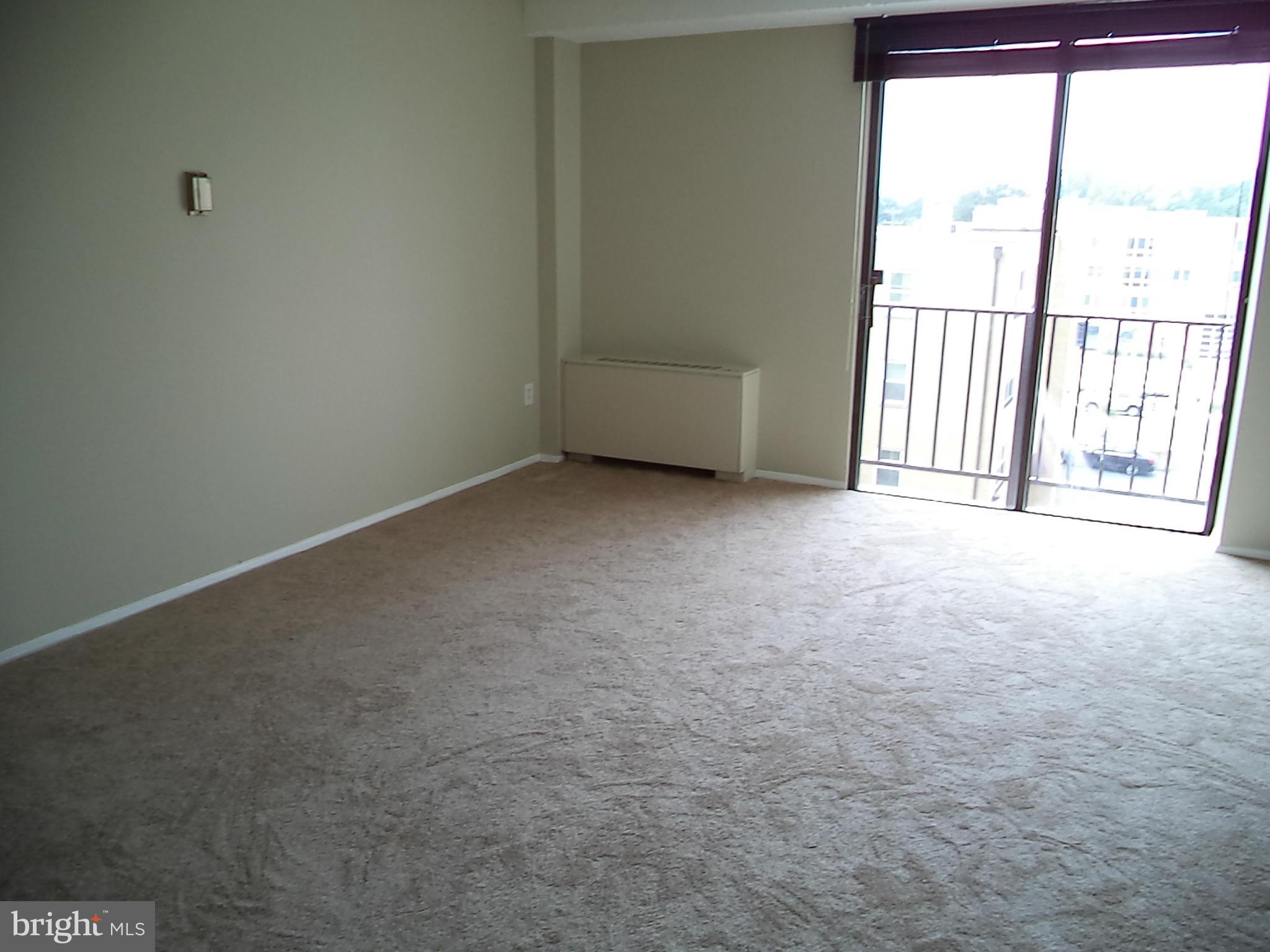 HYDE PARK - Residential Lease