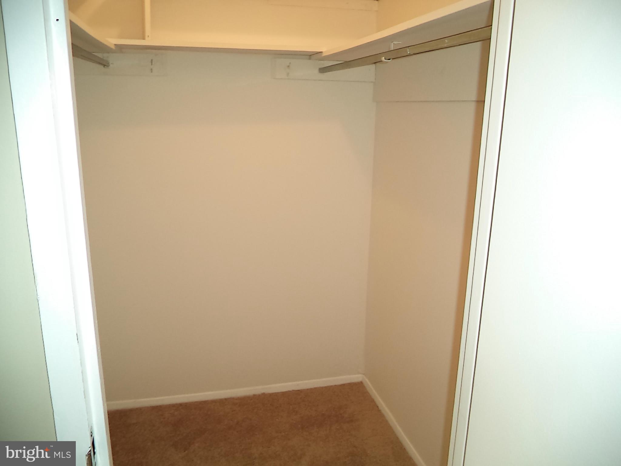 HYDE PARK - Residential Lease