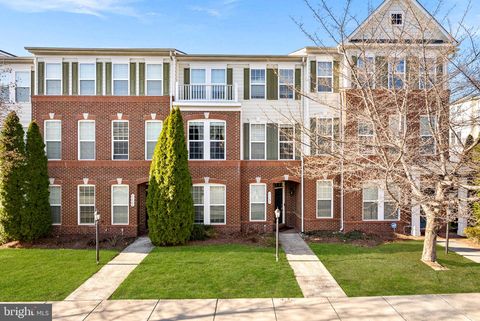 43584 POPES CREEK SQUARE LEESBURG VA 20176