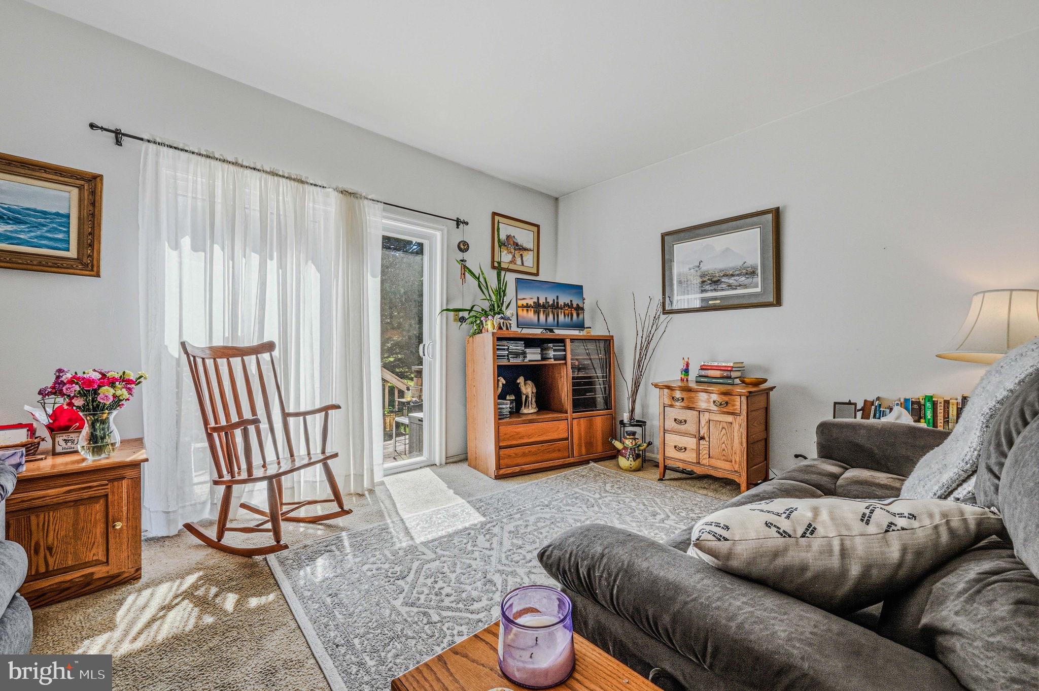 STONES THROW - Residential