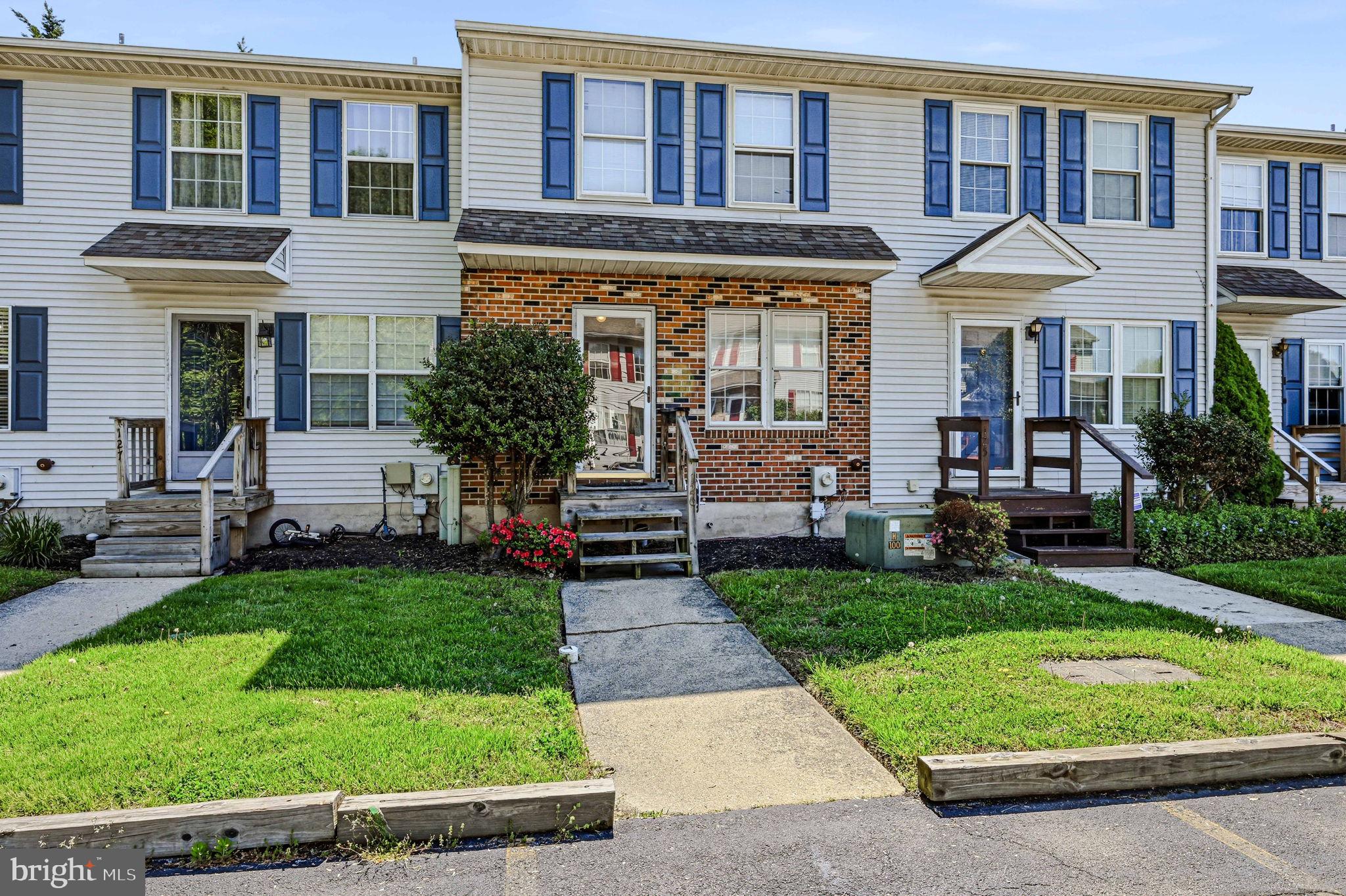 STONES THROW - Residential