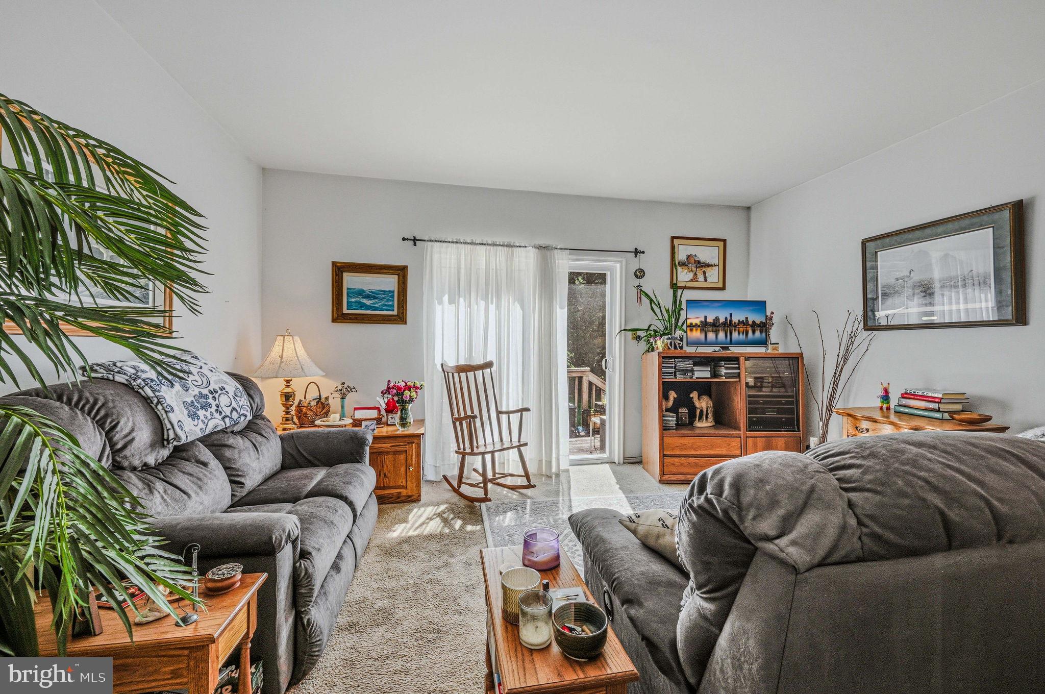 STONES THROW - Residential