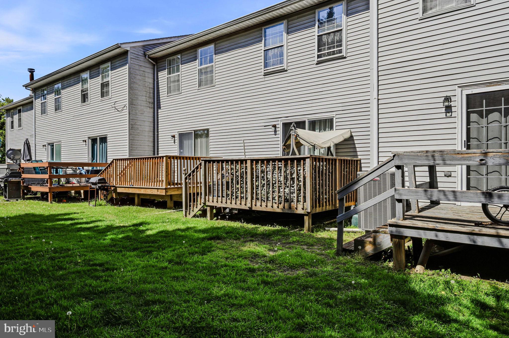 STONES THROW - Residential