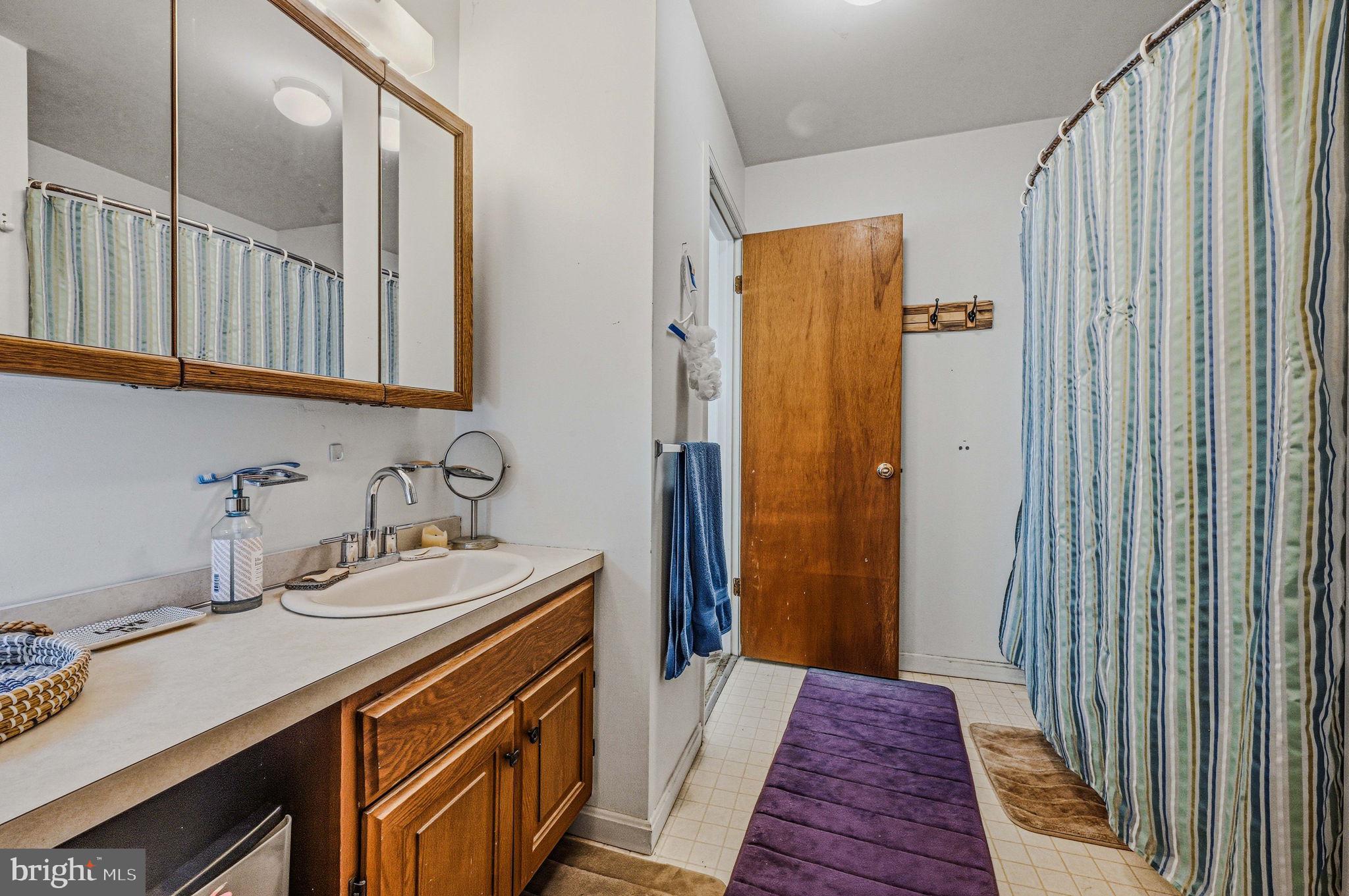 STONES THROW - Residential