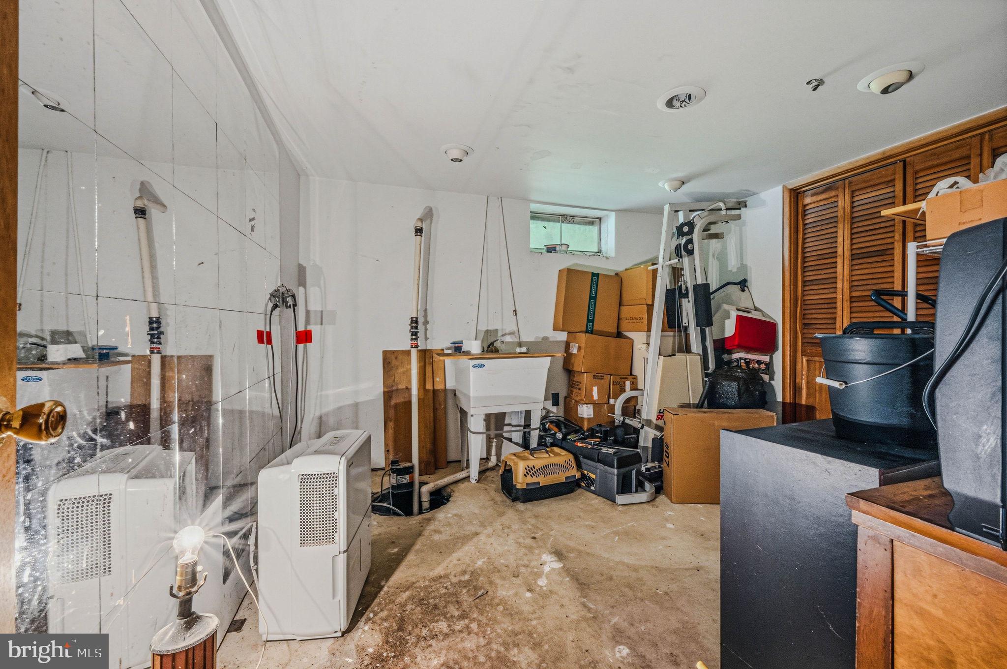 STONES THROW - Residential