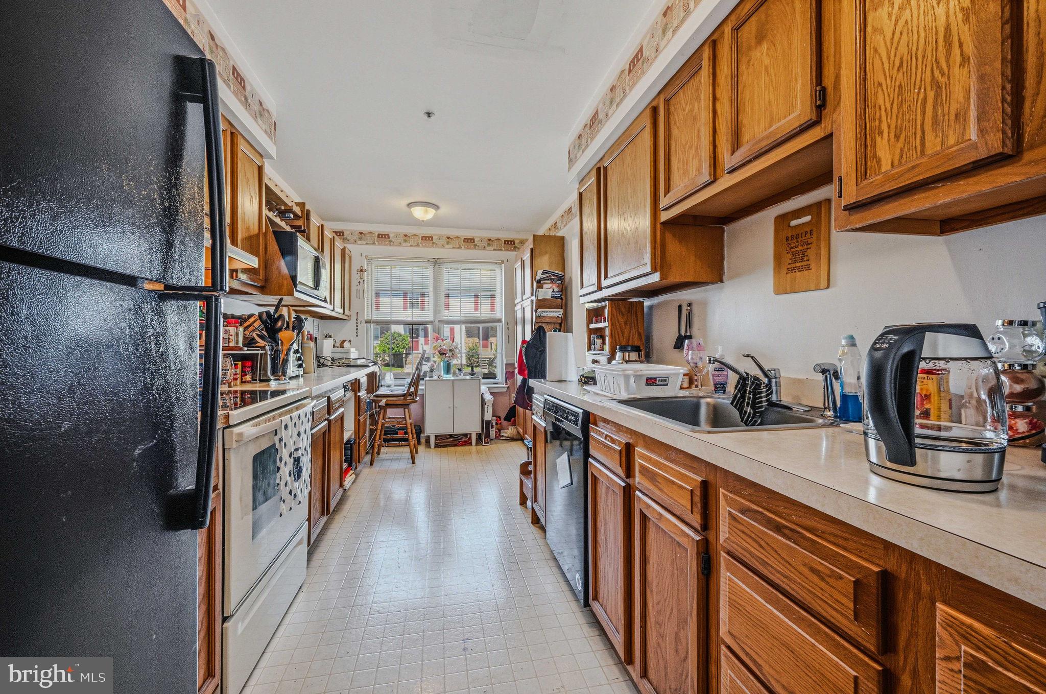 STONES THROW - Residential