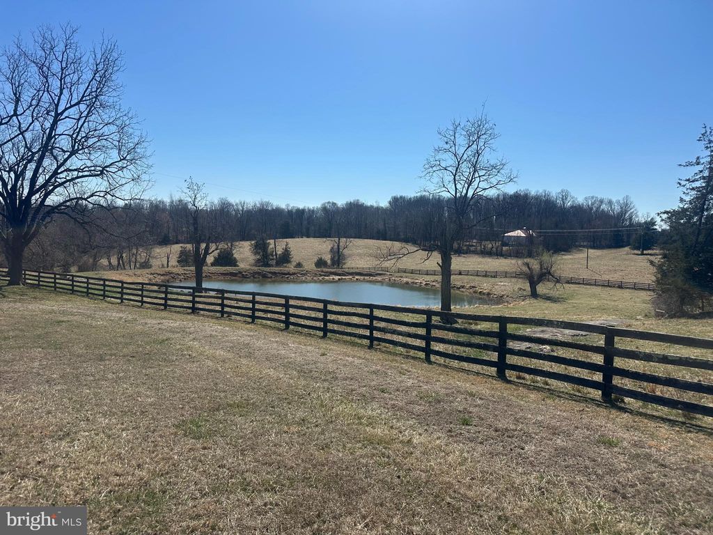 Photo of 40 Battle Mountain Road, AMISSVILLE, VA 20106 (MLS # VARP2002544)