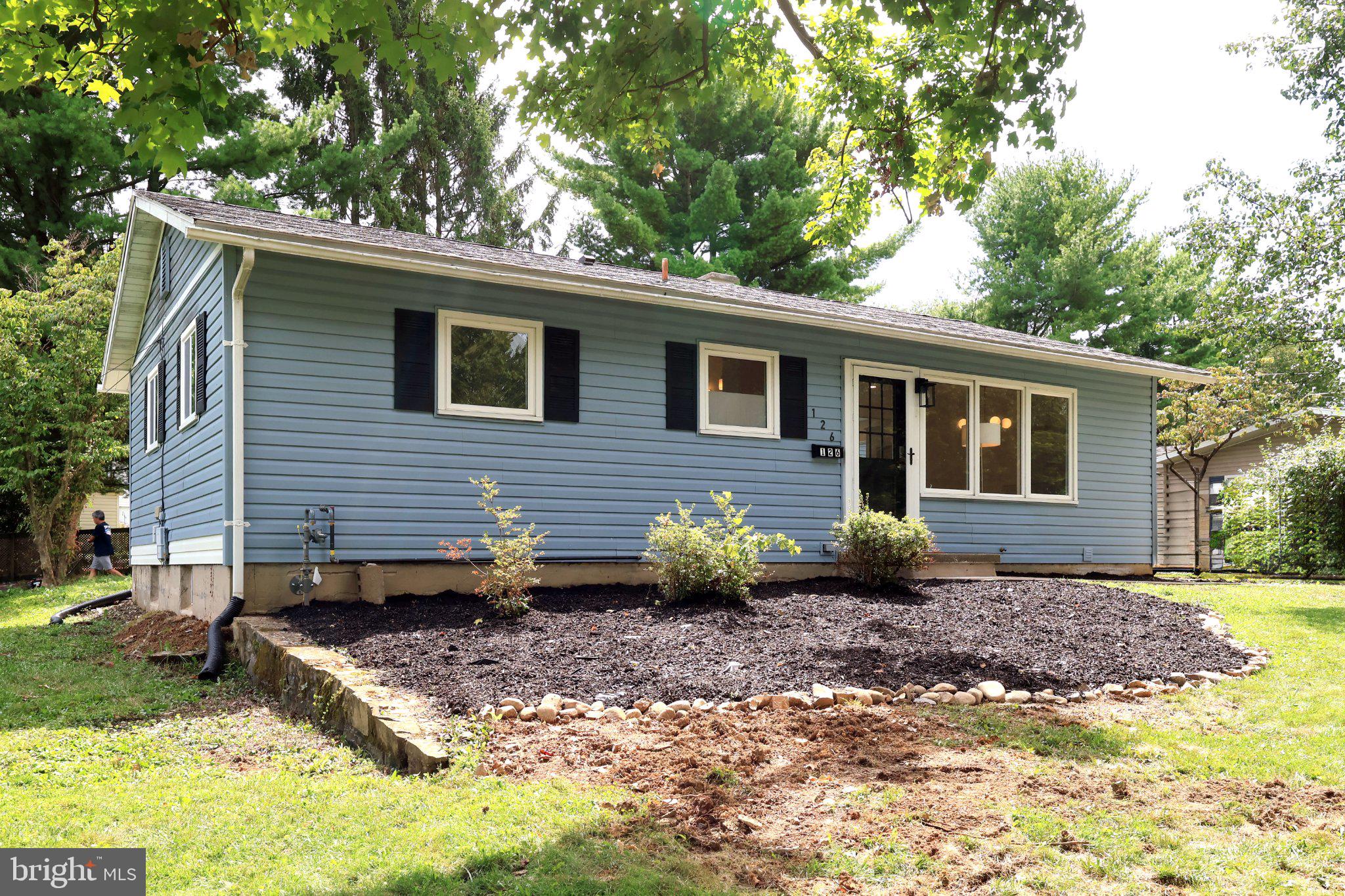 126 W SOUTH HILLS AVENUE