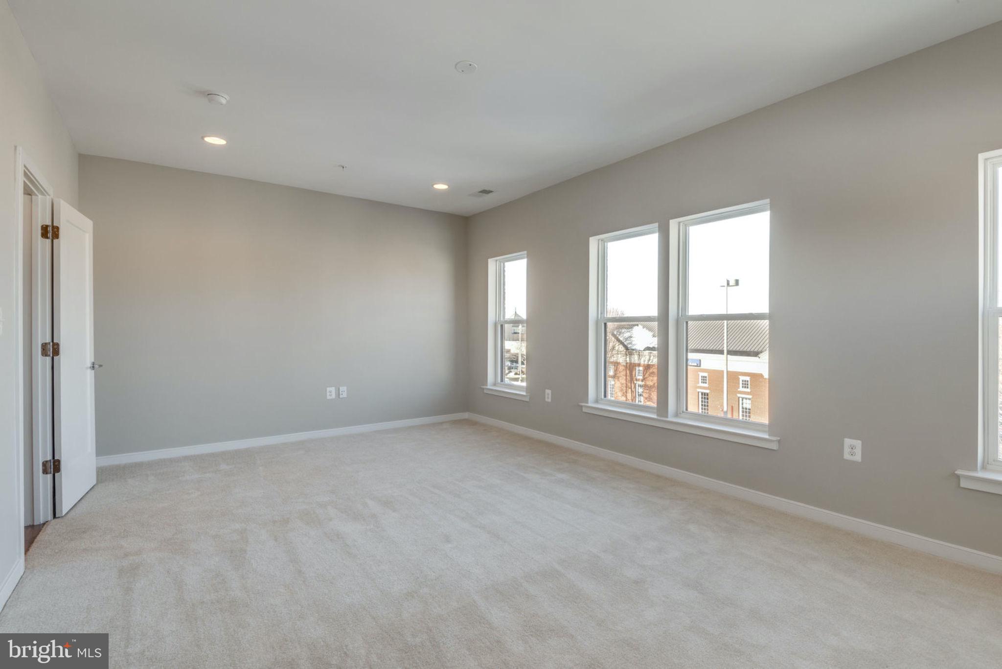 BRAMBLETON TOWN CENTER - Residential Lease