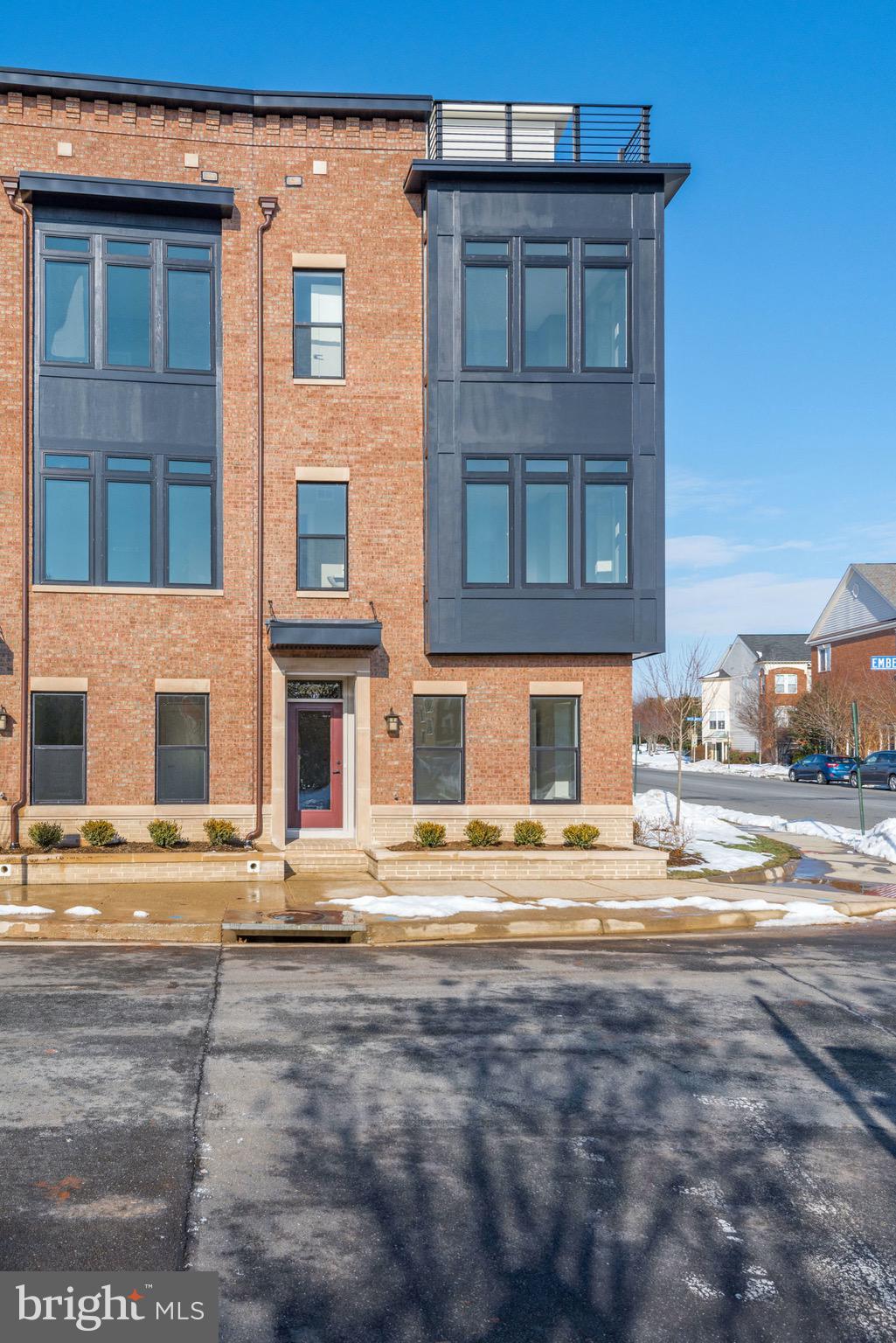 BRAMBLETON TOWN CENTER - Residential Lease