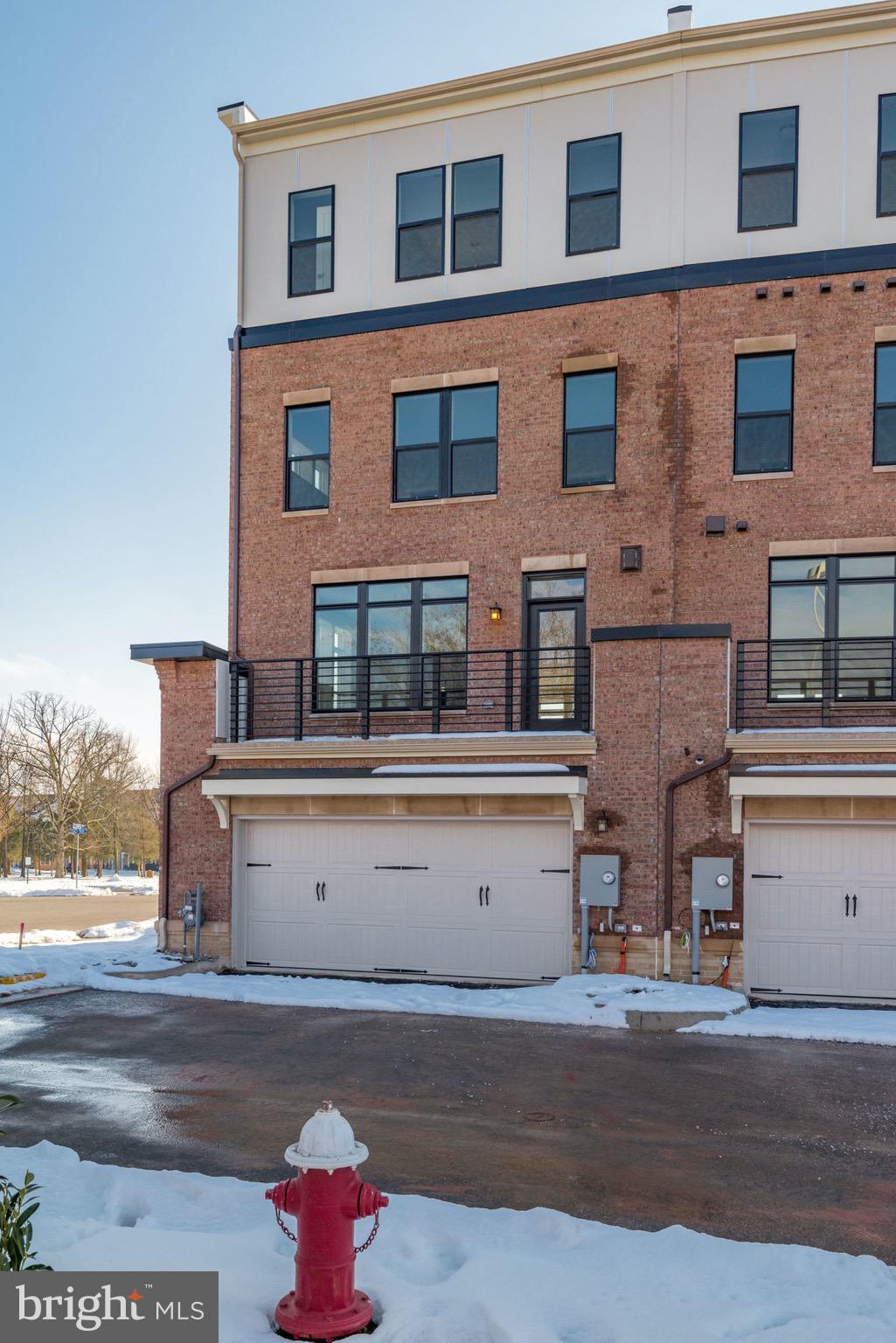 BRAMBLETON TOWN CENTER - Residential Lease