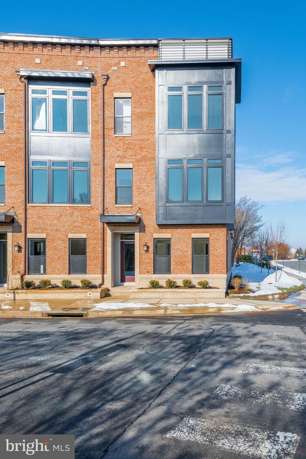 BRAMBLETON TOWN CENTER - Residential Lease