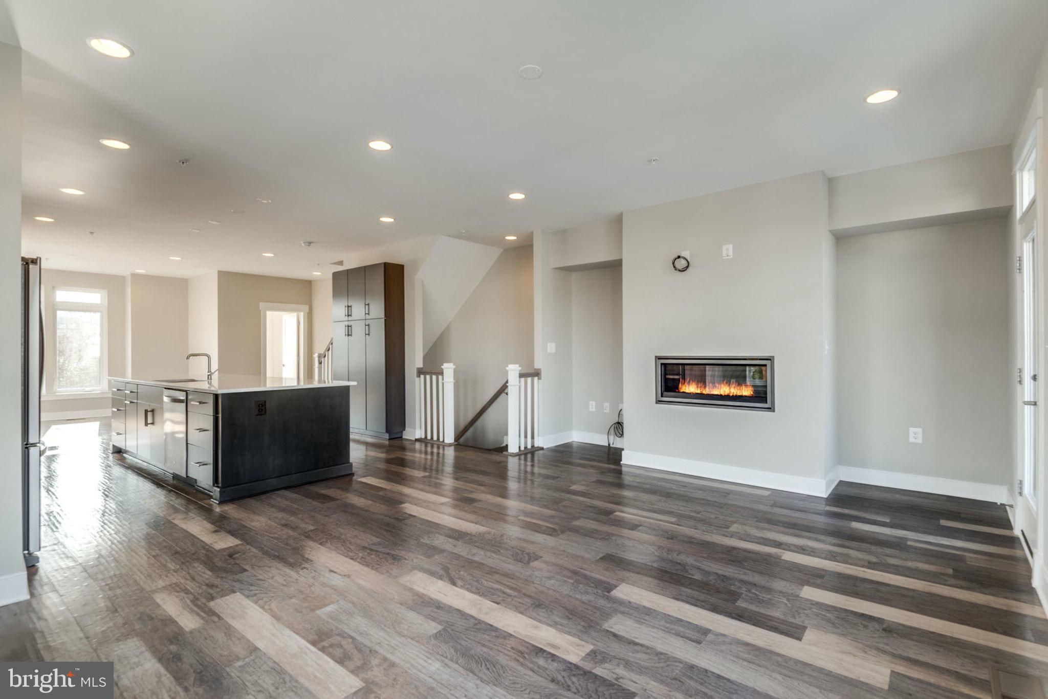 BRAMBLETON TOWN CENTER - Residential Lease