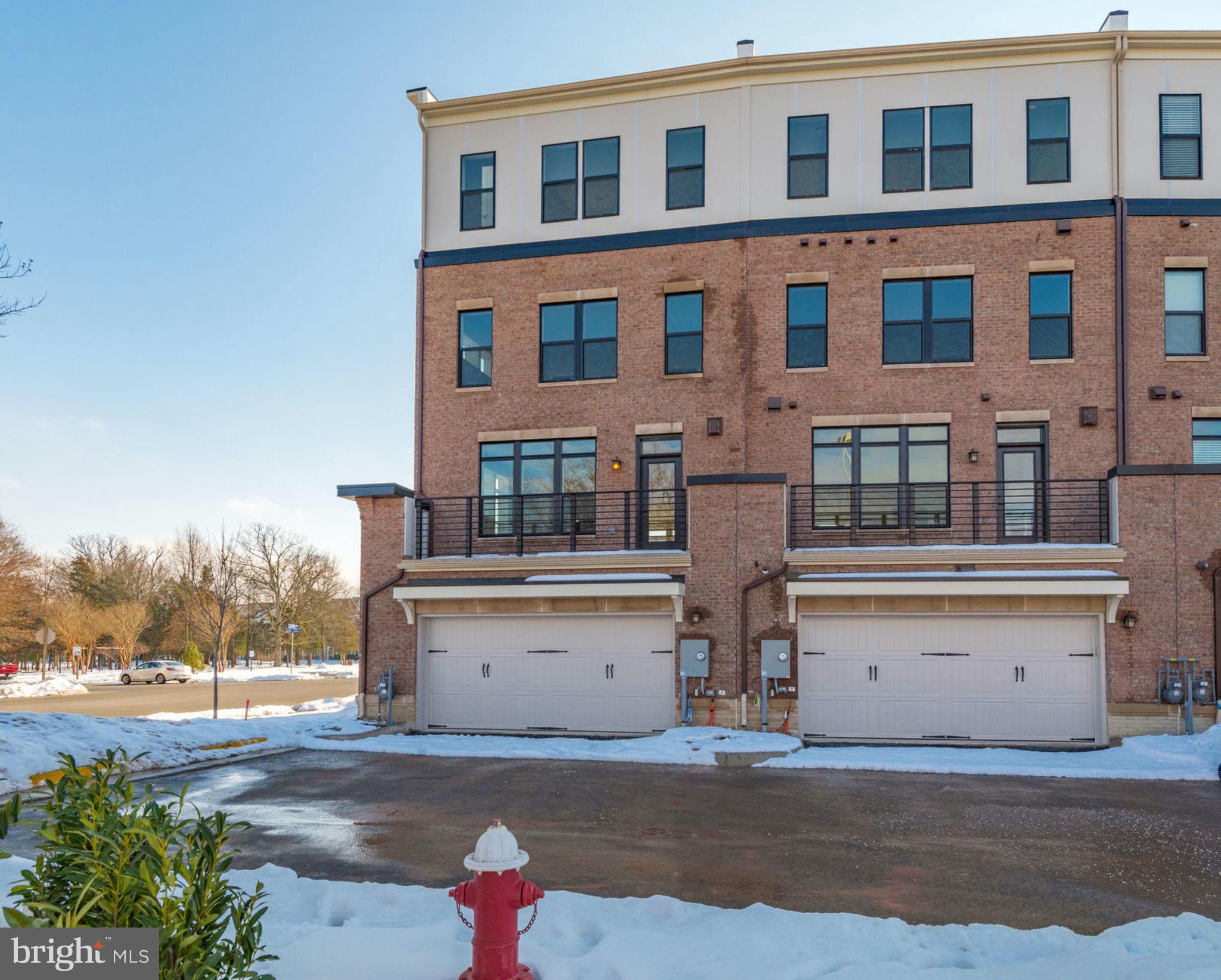 BRAMBLETON TOWN CENTER - Residential Lease