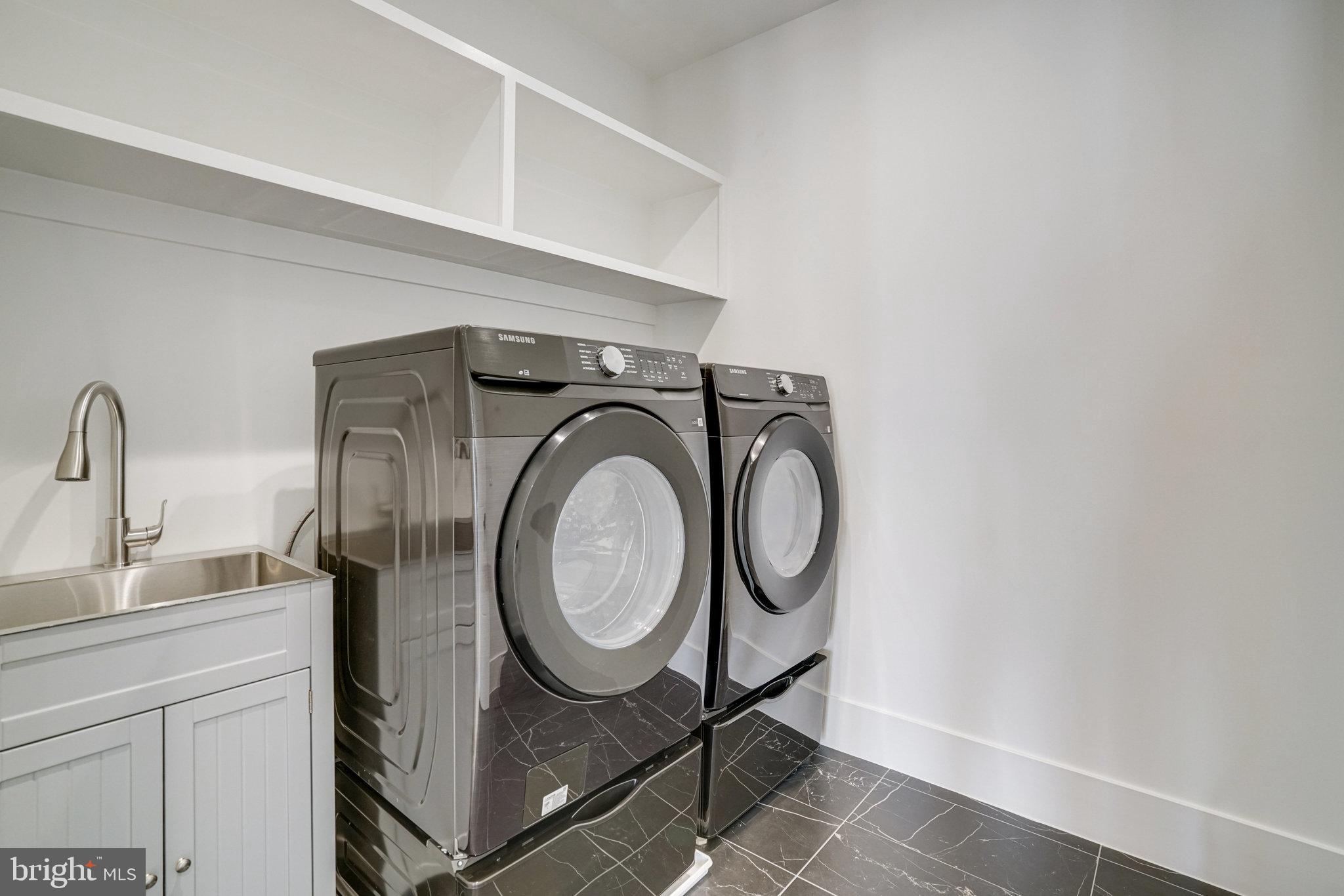 POWHATAN HILLS - Residential