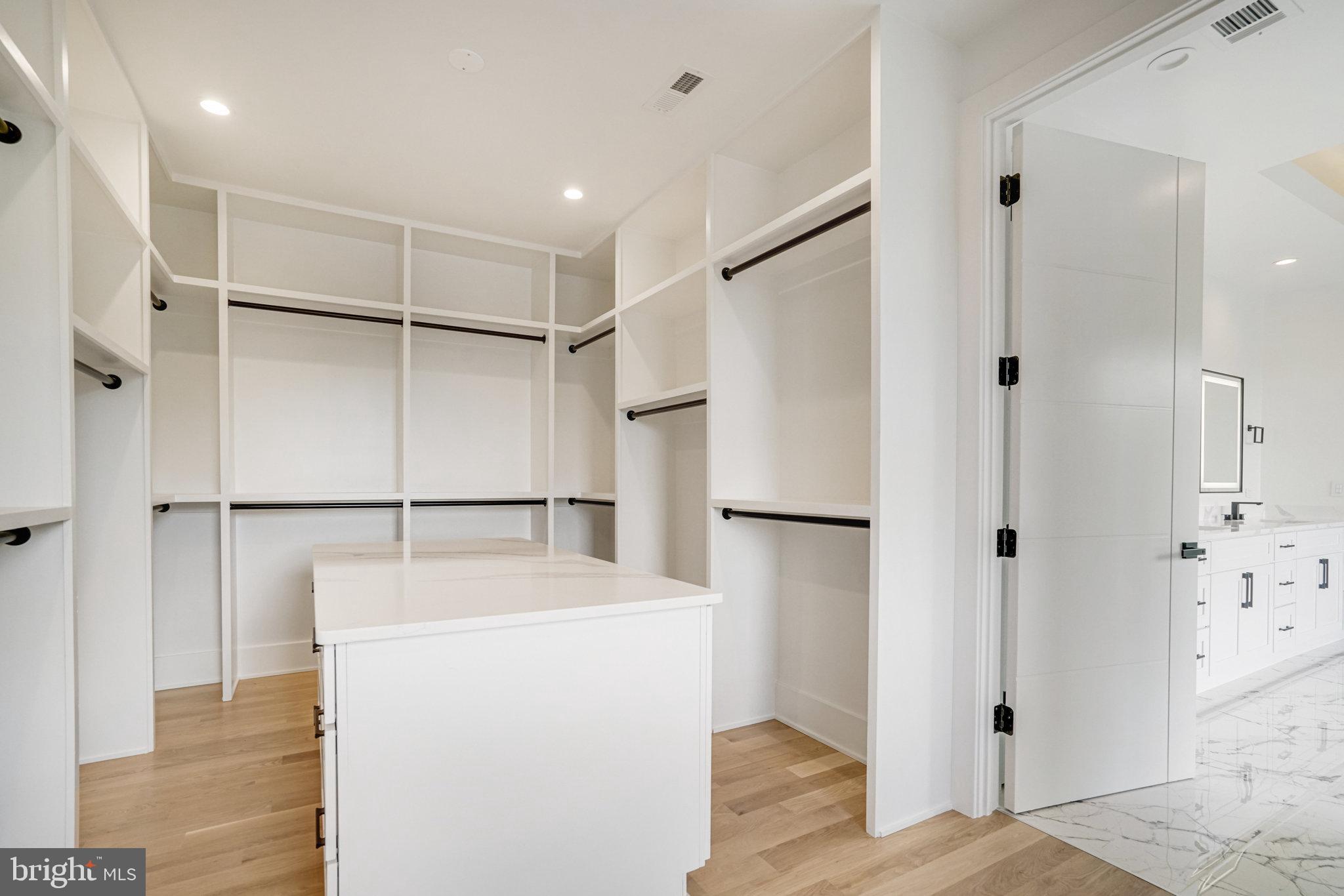 POWHATAN HILLS - Residential