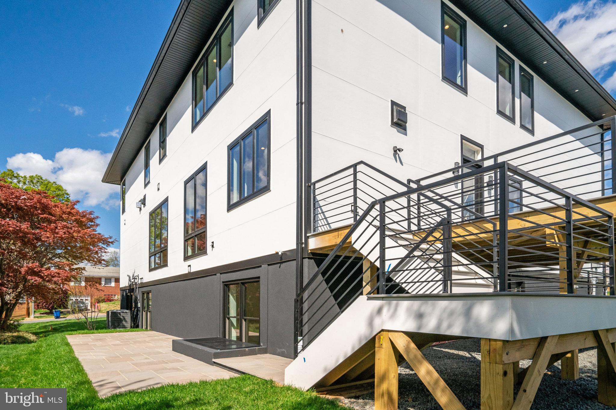 POWHATAN HILLS - Residential