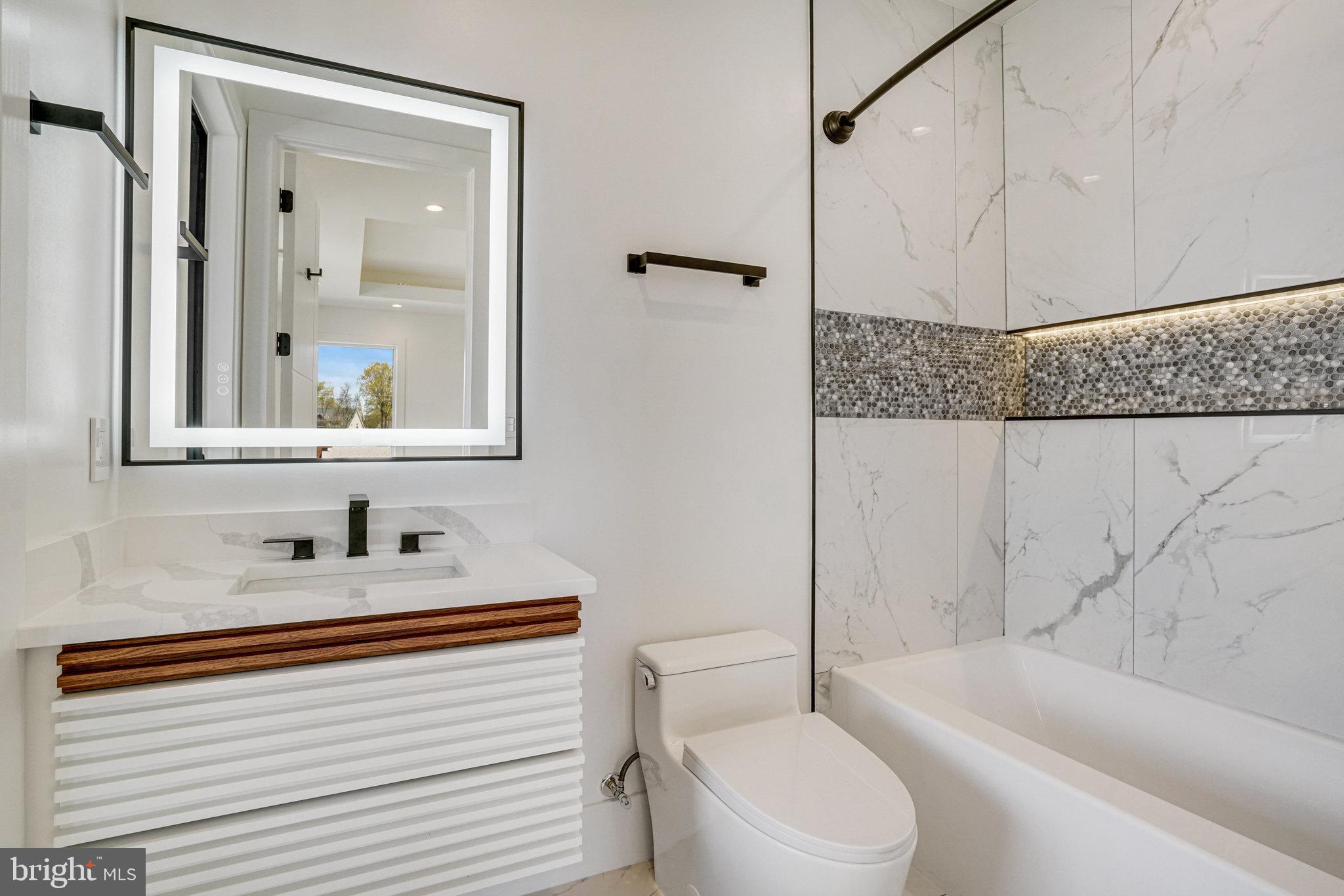 POWHATAN HILLS - Residential