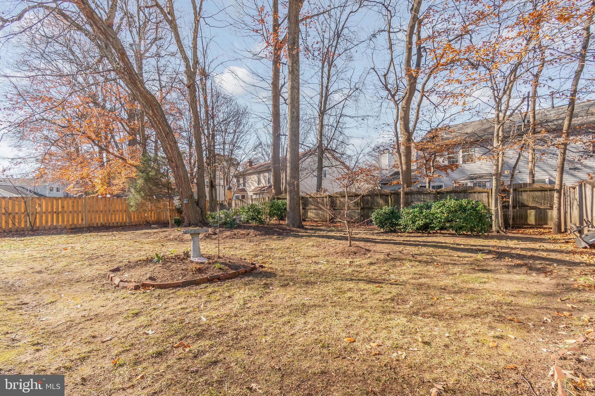 CROFTON WOODS - Residential