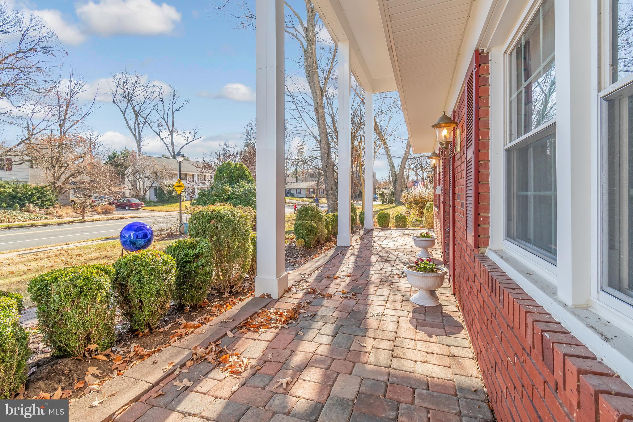 CROFTON WOODS - Residential