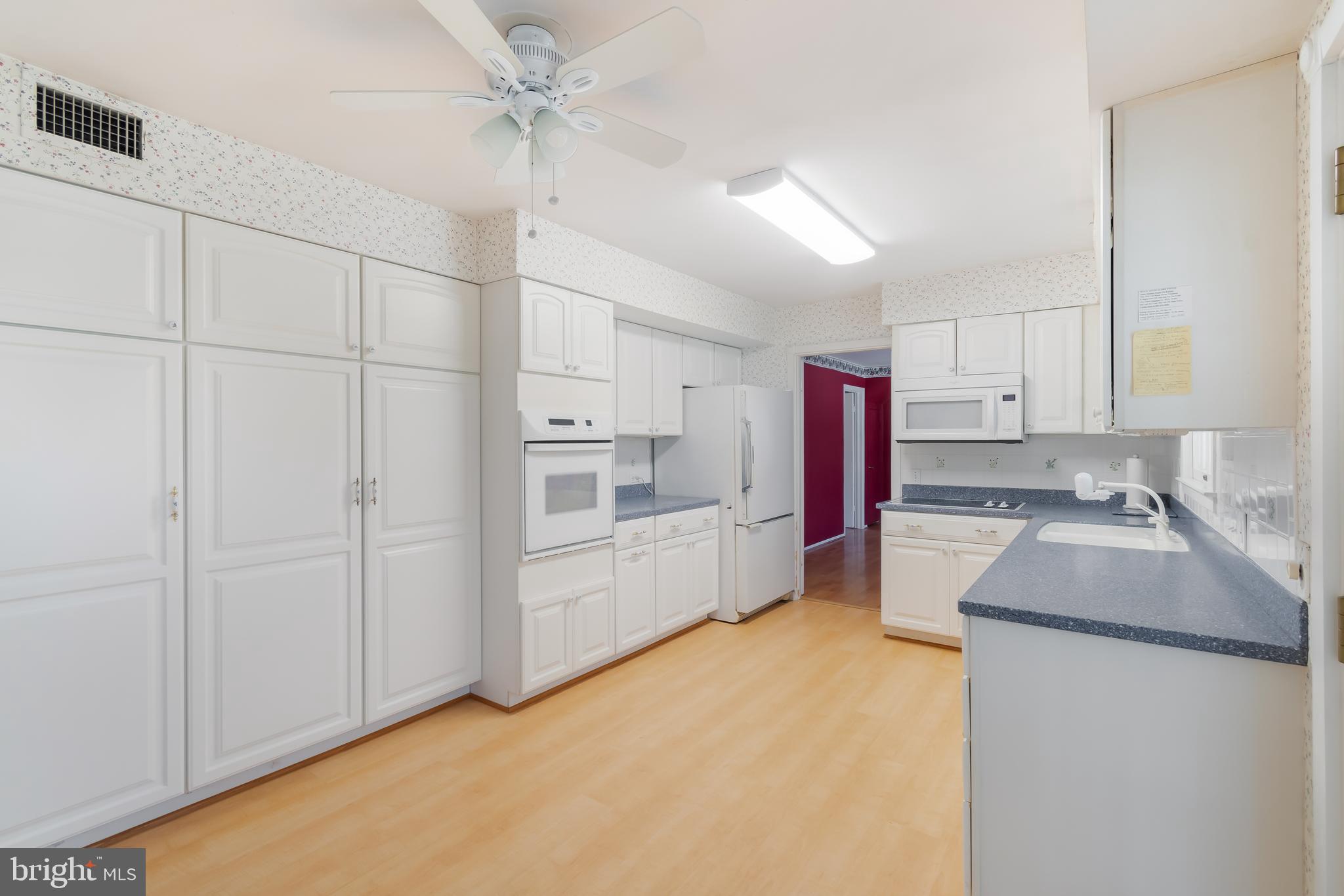 CROFTON WOODS - Residential